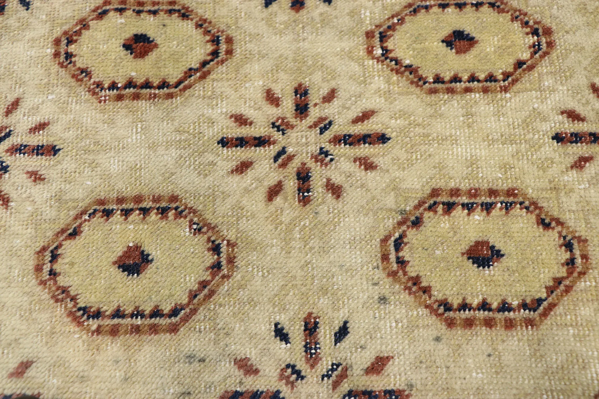 5 x 7 Vintage Sivas Rug 52606