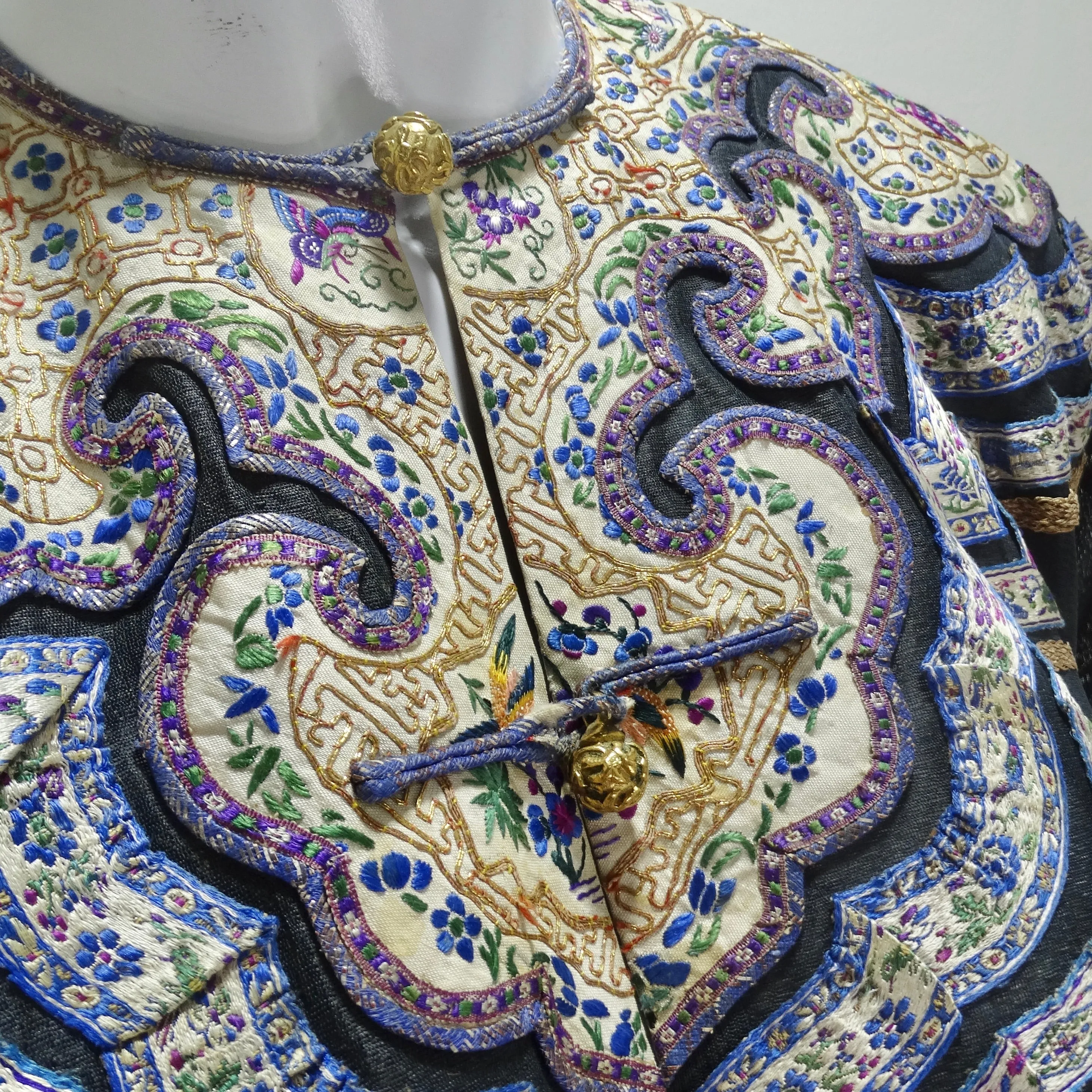 Antique 1930s Embroidered Chinese Gauze Robe