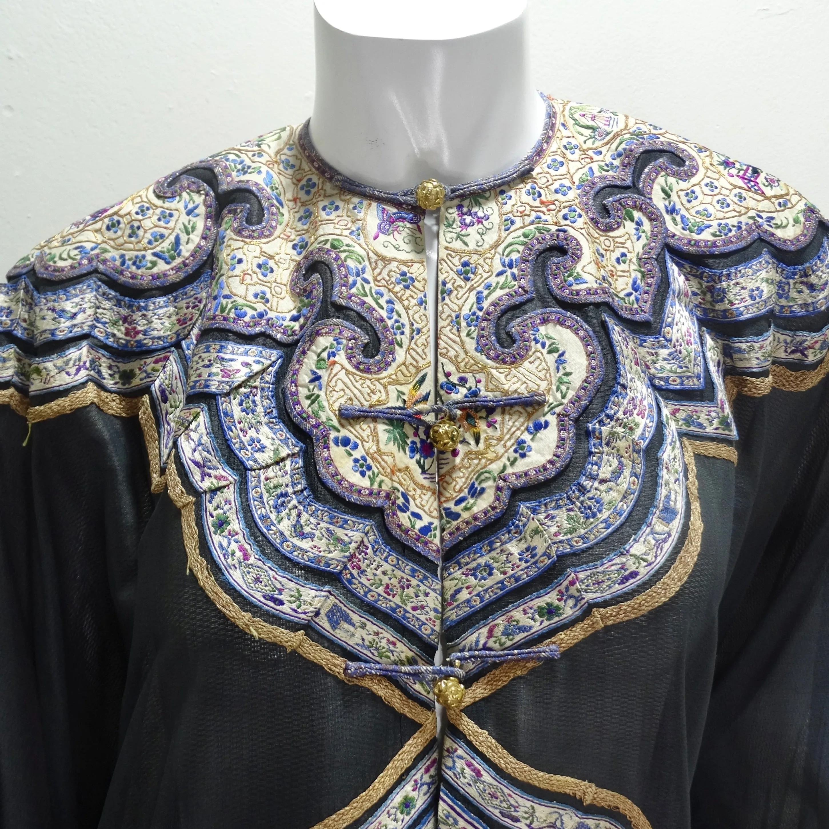 Antique 1930s Embroidered Chinese Gauze Robe