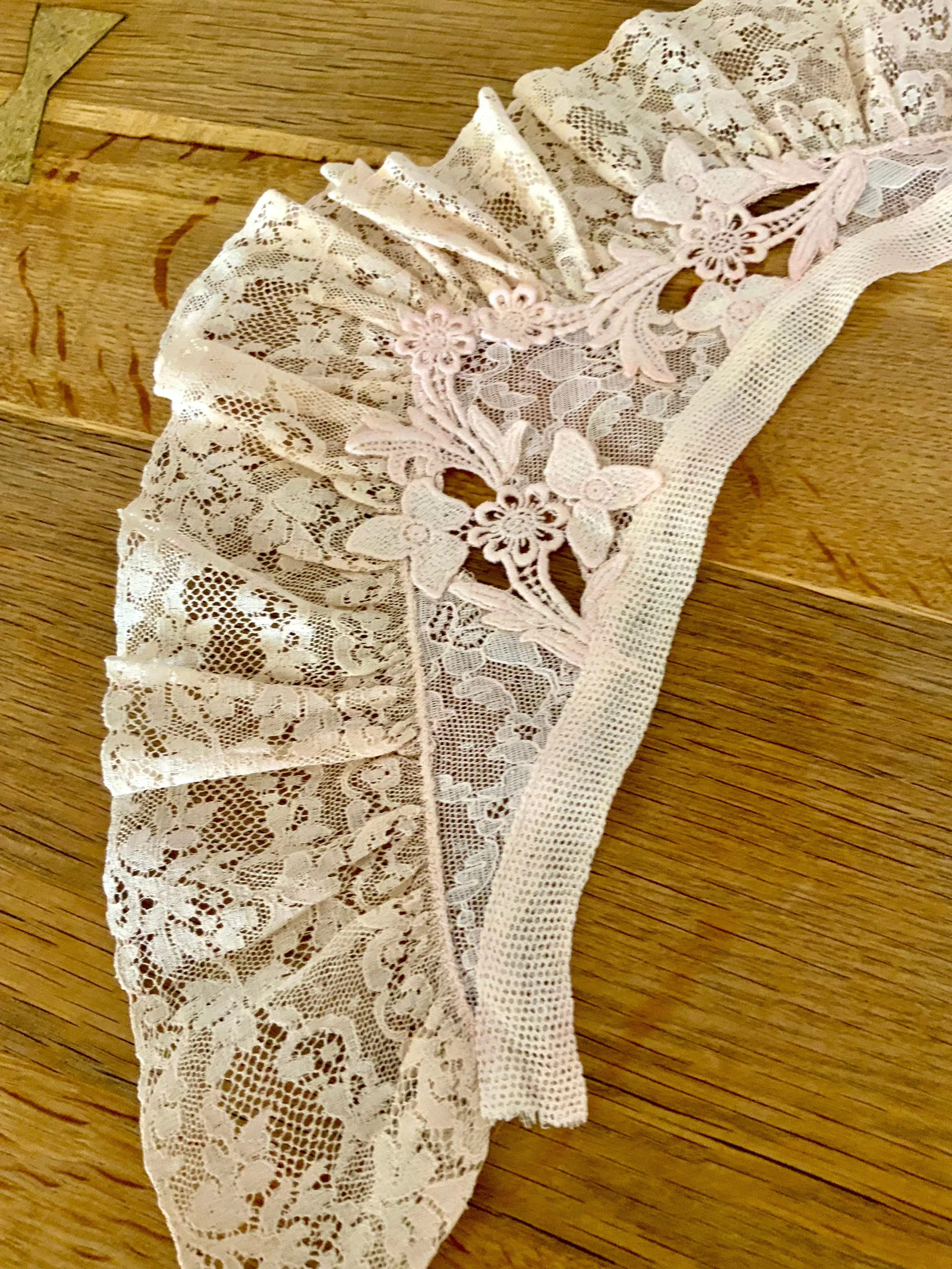 Antique Collar - Crochet Lace - 1900