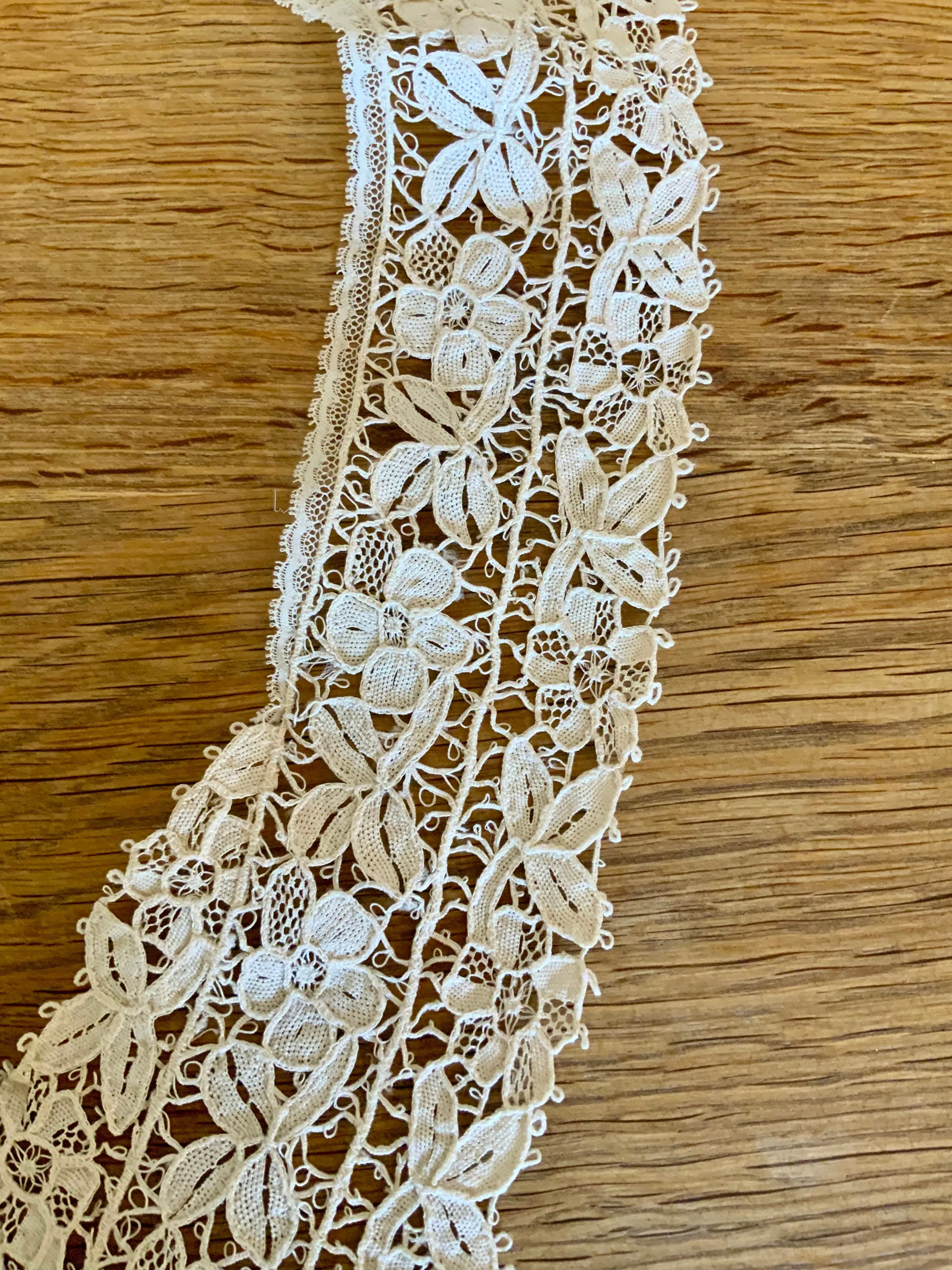 Antique Collar - Handmade Lace - 1900