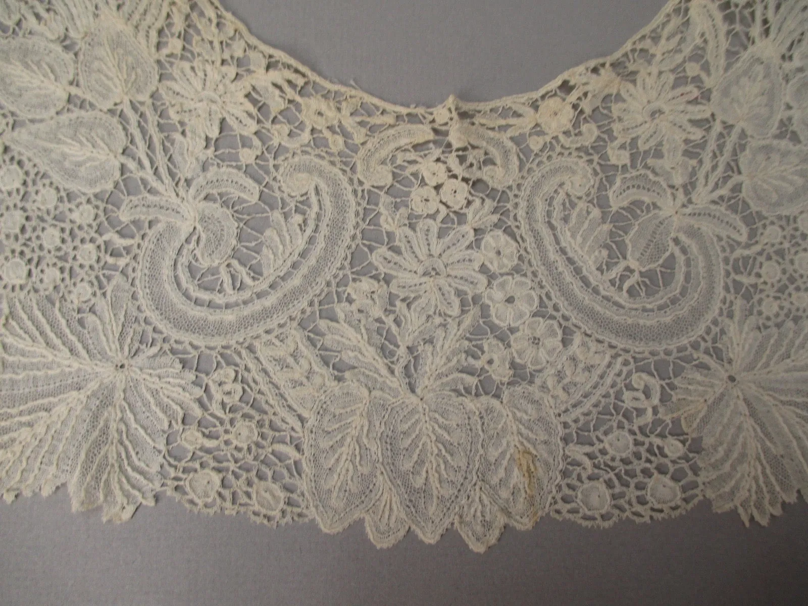 Antique Duchesse lace collar handmade Victorian