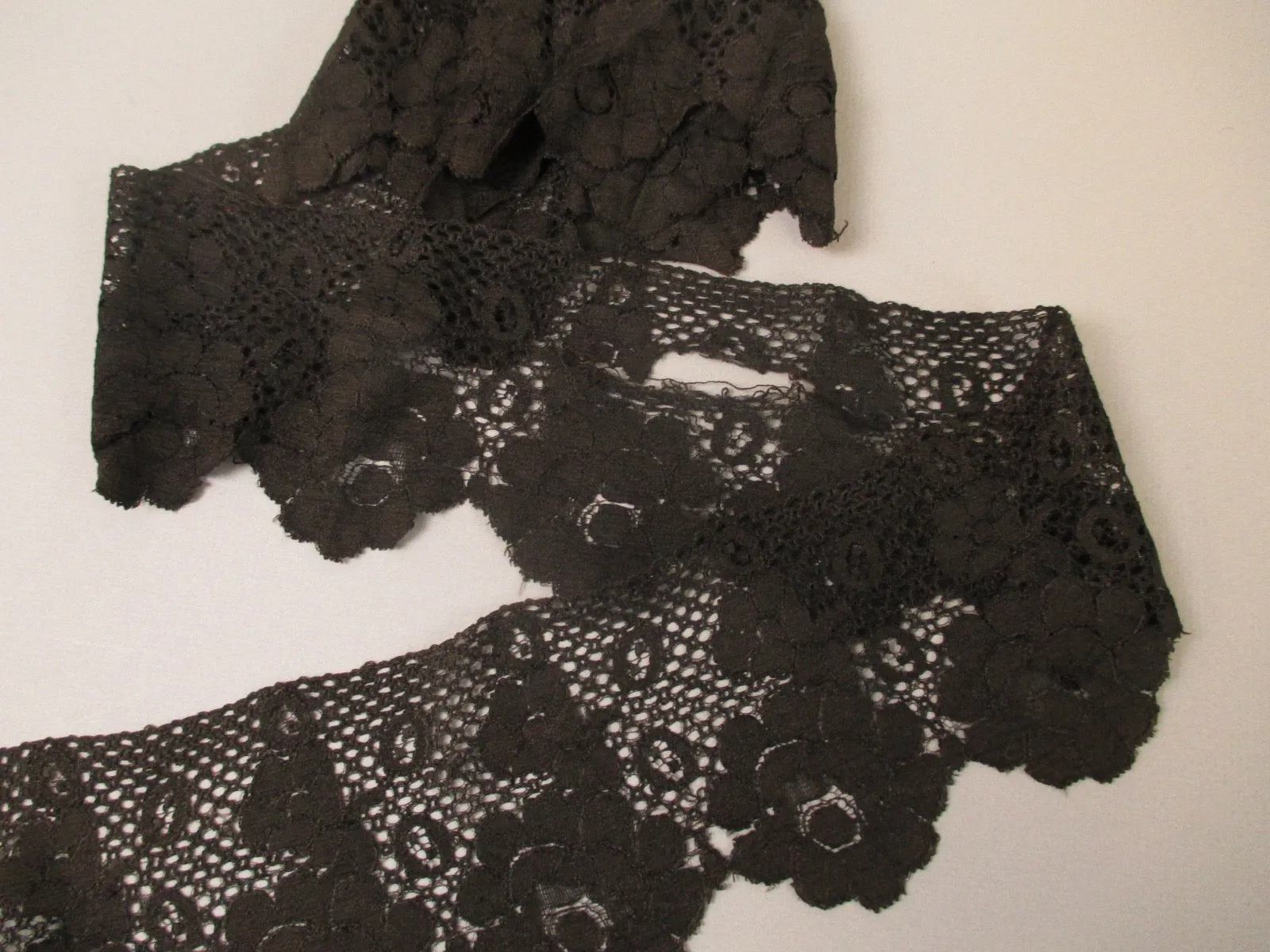 Antique lace silk Spanish edge lace trim Victorian era