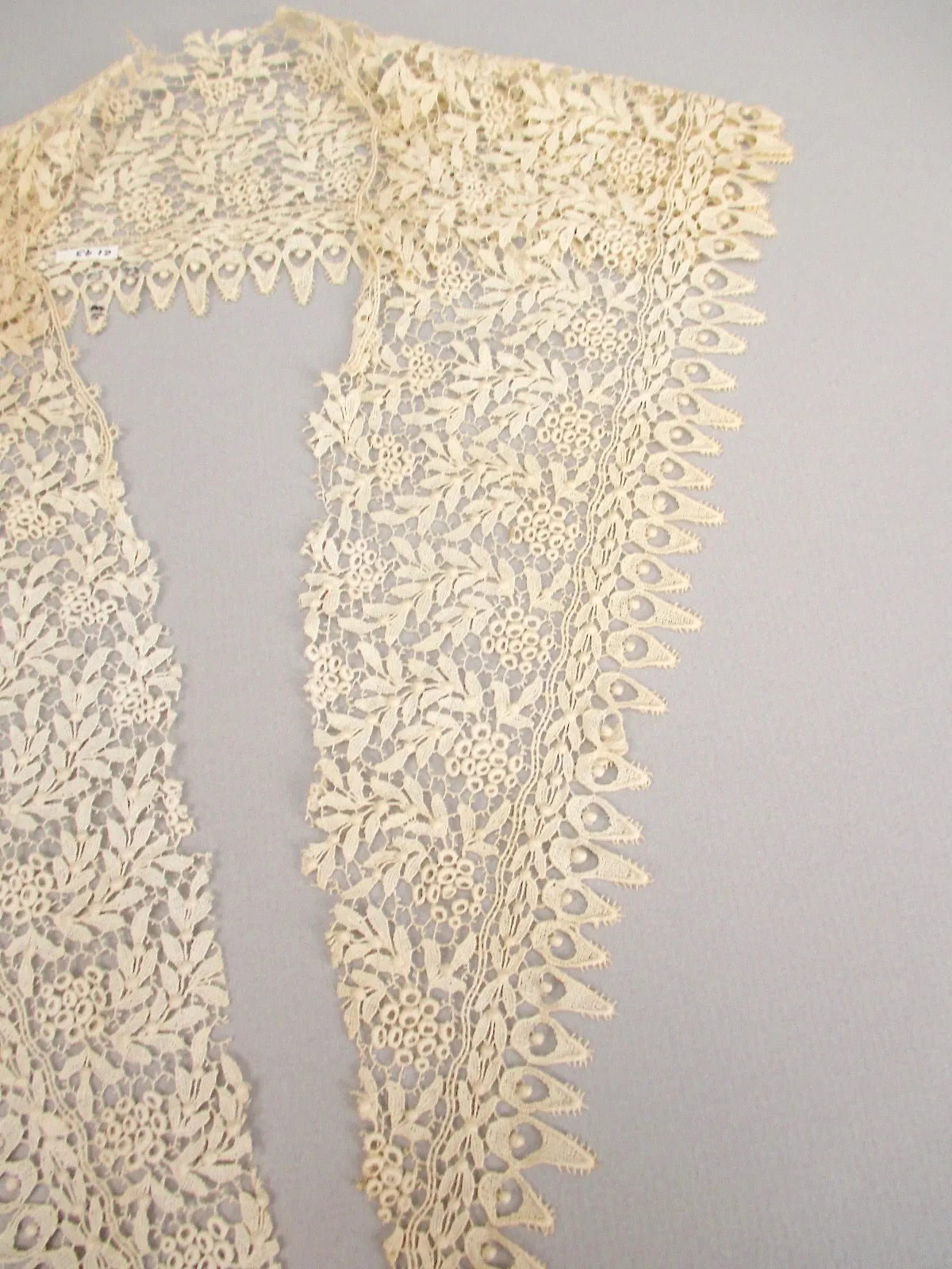 Antique Victorian Chemical lace collar