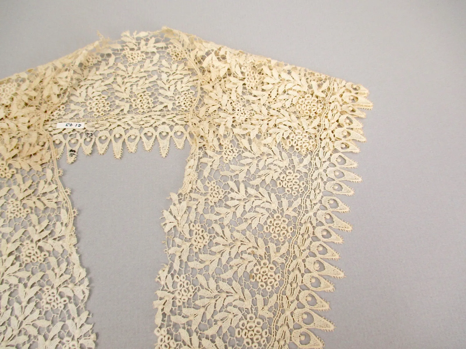 Antique Victorian Chemical lace collar