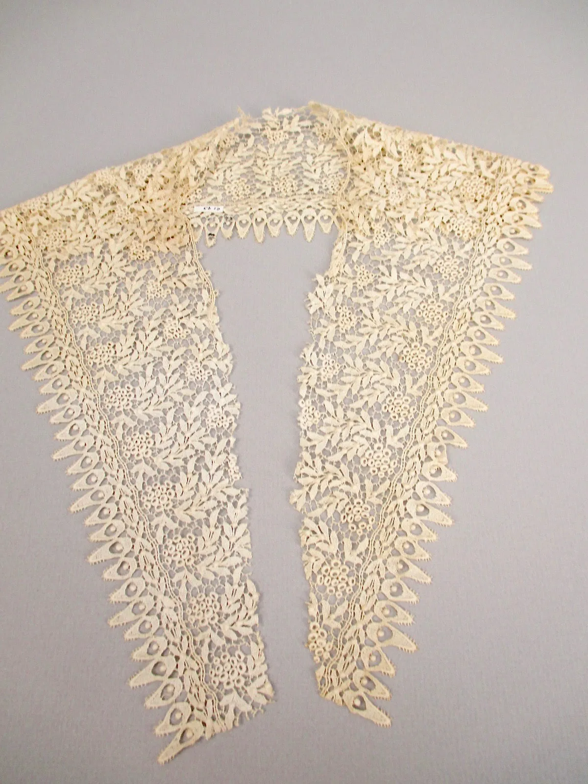 Antique Victorian Chemical lace collar