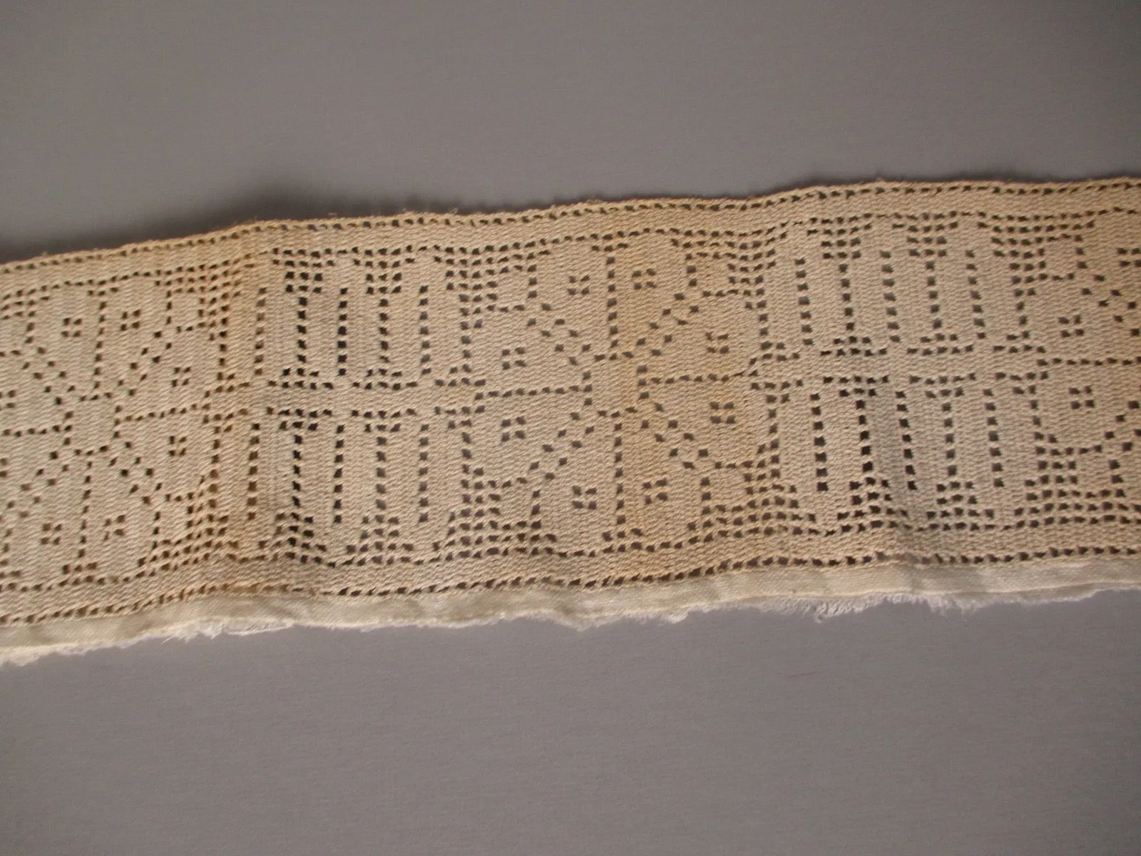 Antique Victorian Filet lace Runner Edge