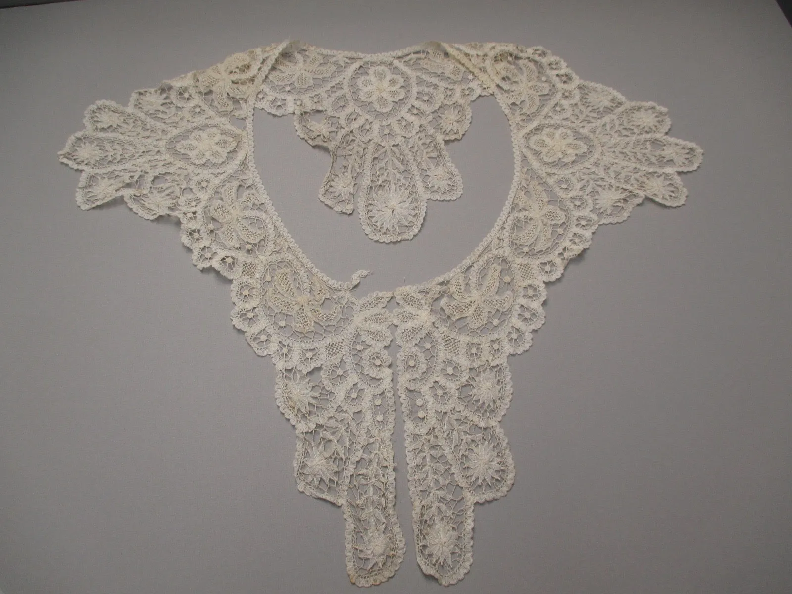 Antique Victorian Handmade American Battenberg Needlelace Collar