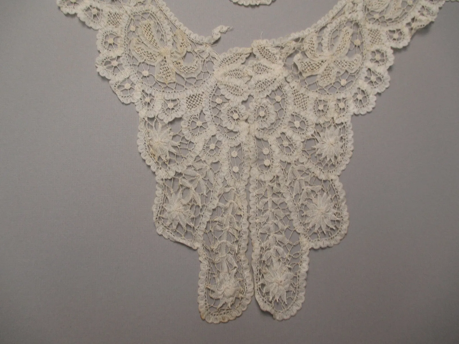 Antique Victorian Handmade American Battenberg Needlelace Collar
