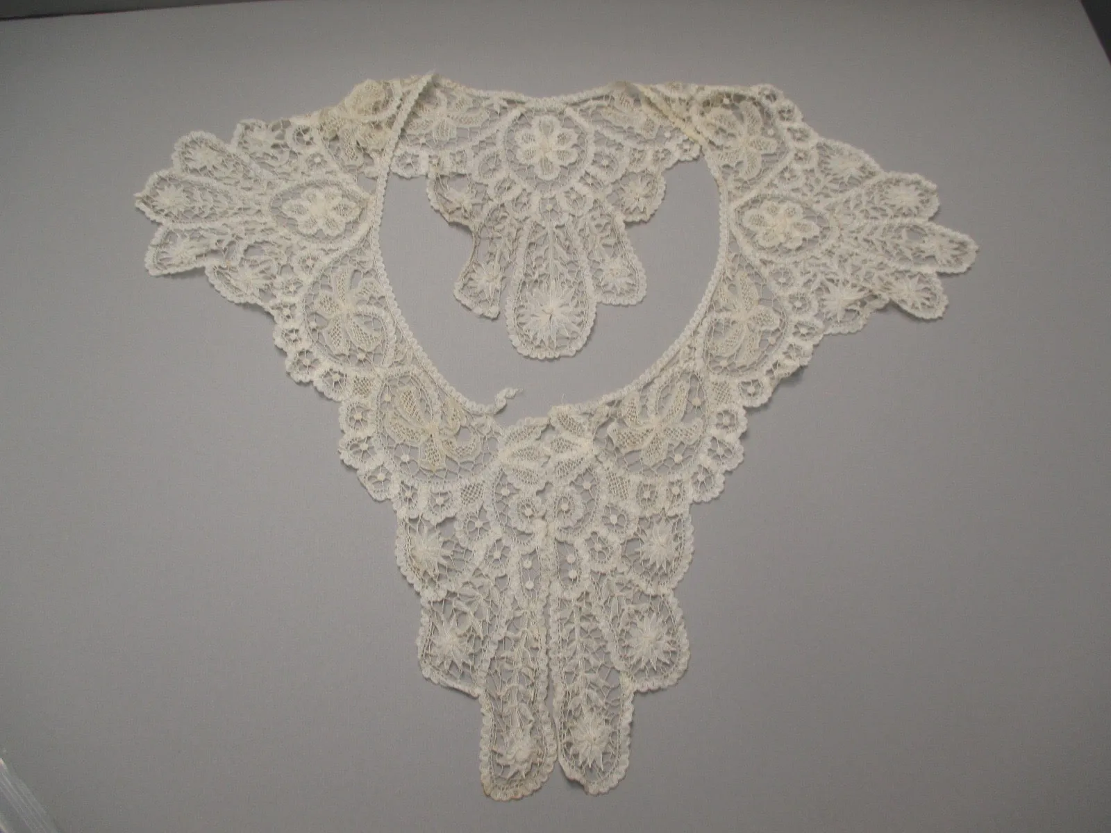 Antique Victorian Handmade American Battenberg Needlelace Collar