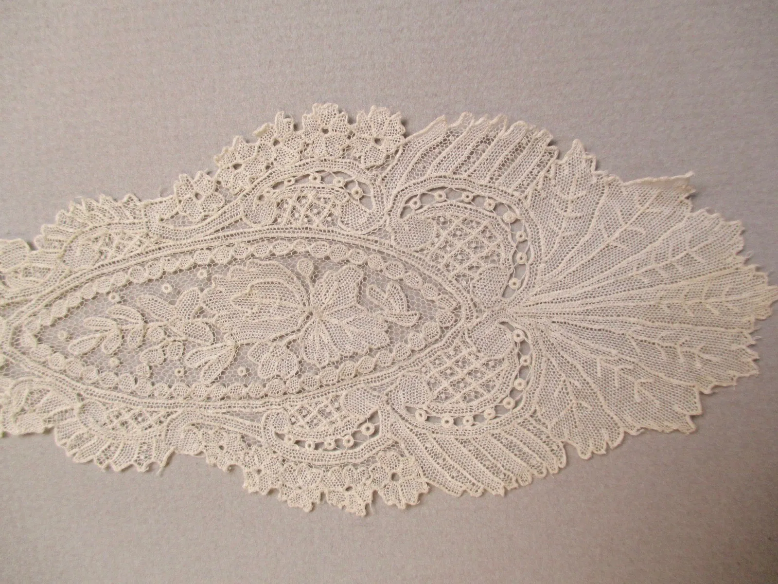 Antique Victorian Jabot Tie Handmade Point De Gaze Lace