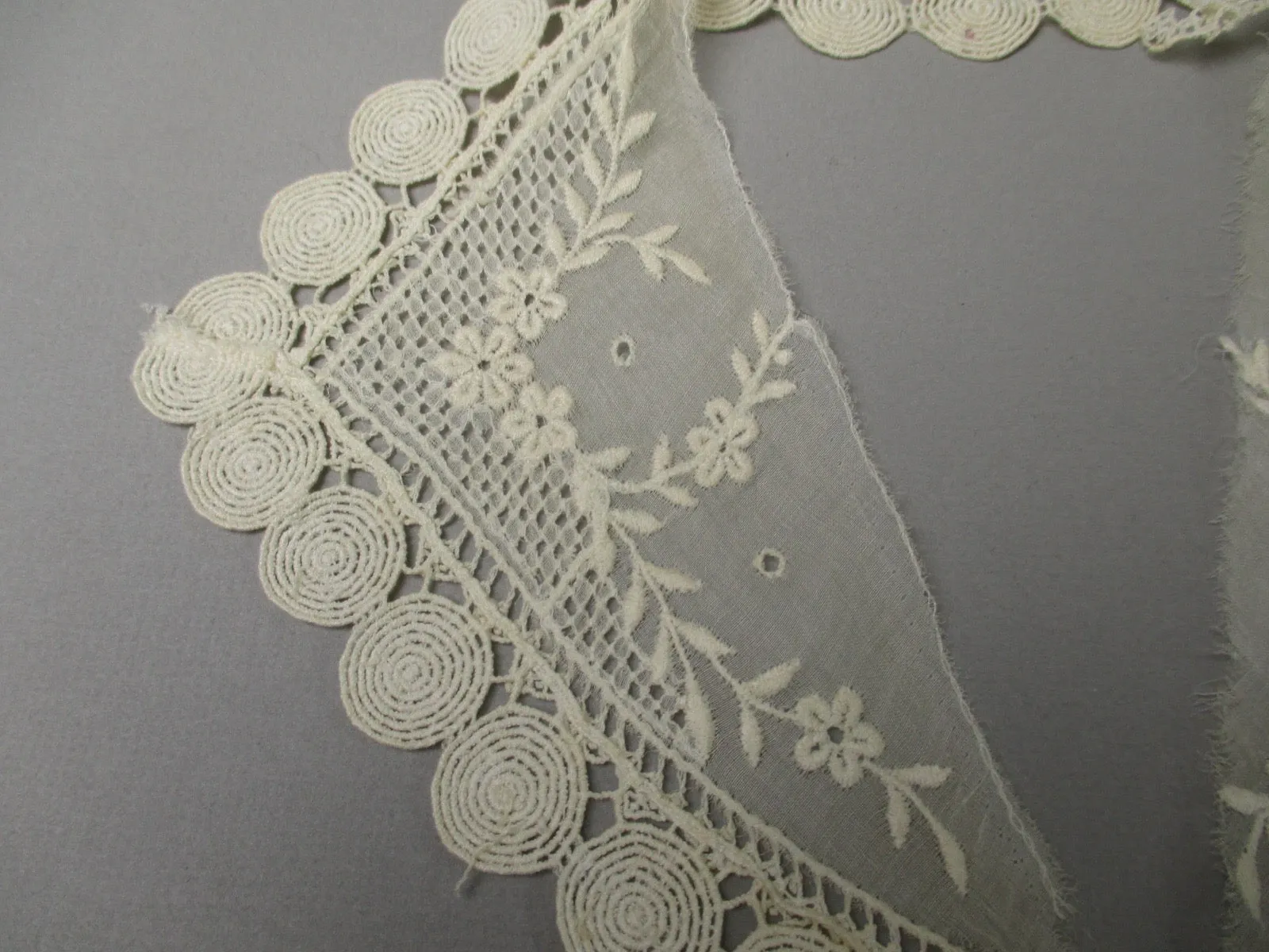 Antique Victorian Lace Collar
