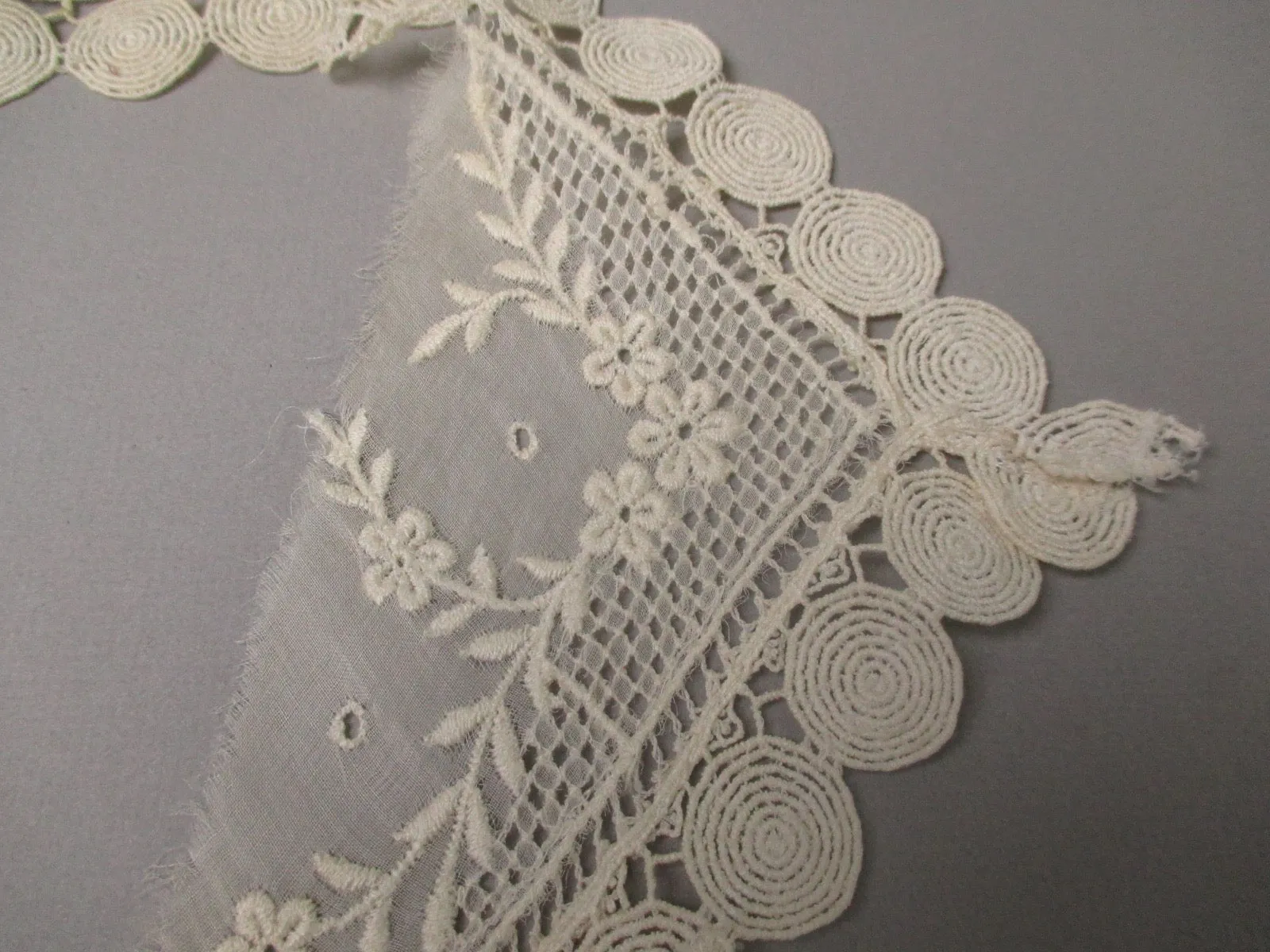 Antique Victorian Lace Collar