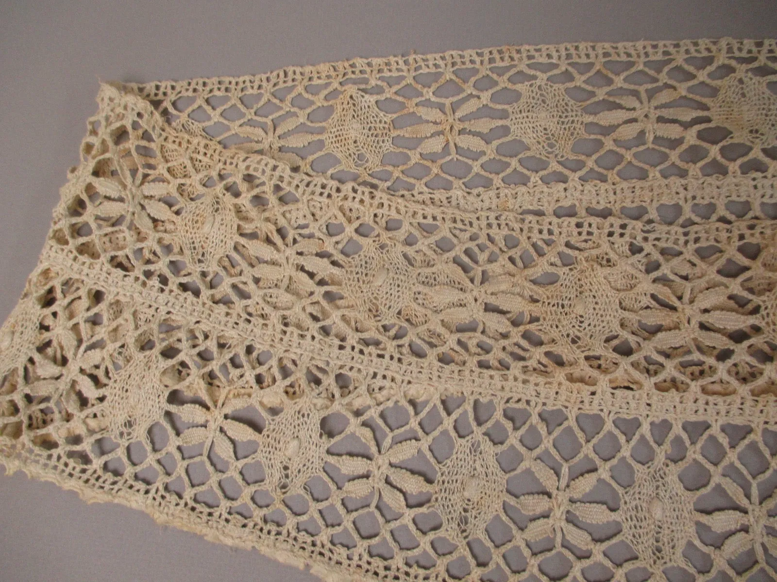 Antique Victorian Lace Flounce