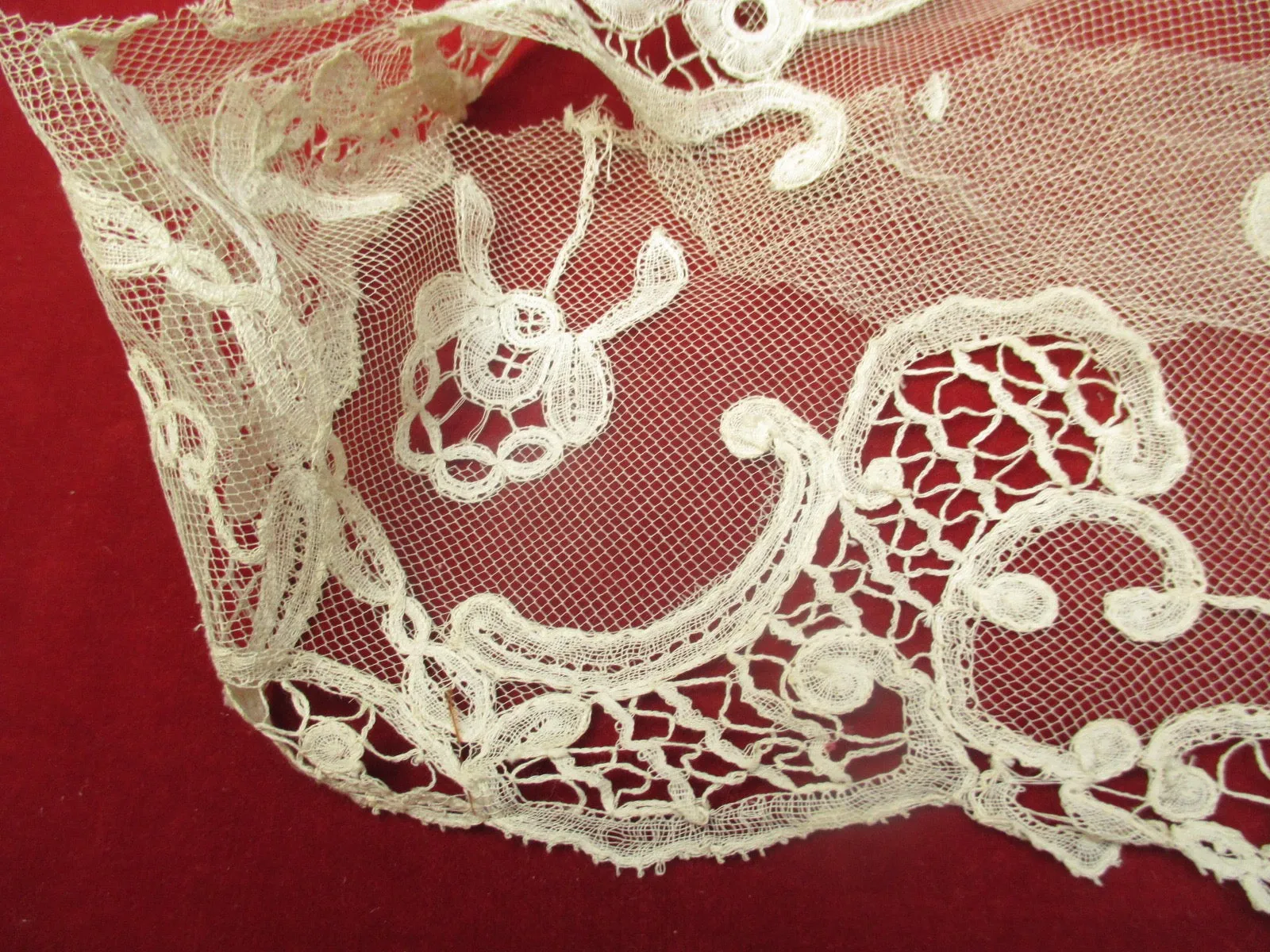 Antique Victorian Lace remnant