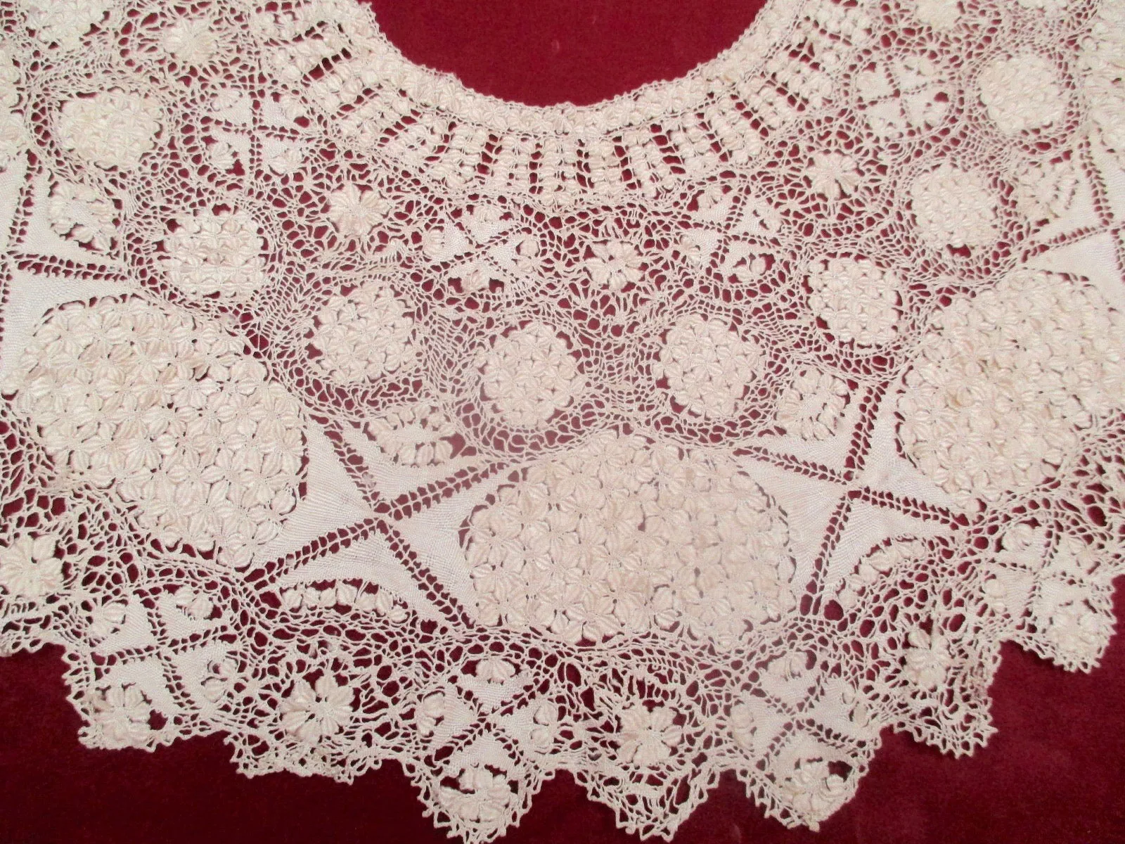 Antique Victorian Silk Maltese Lace Bertha Collar