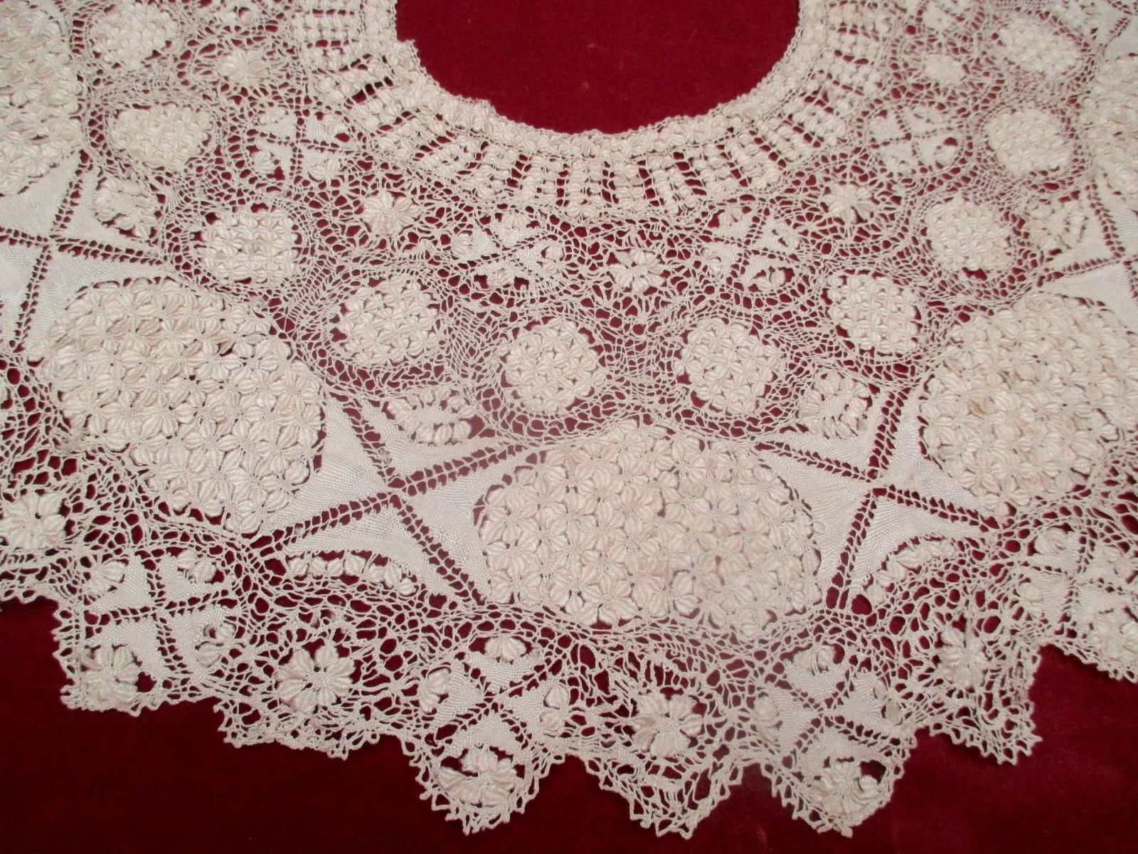 Antique Victorian Silk Maltese Lace Bertha Collar
