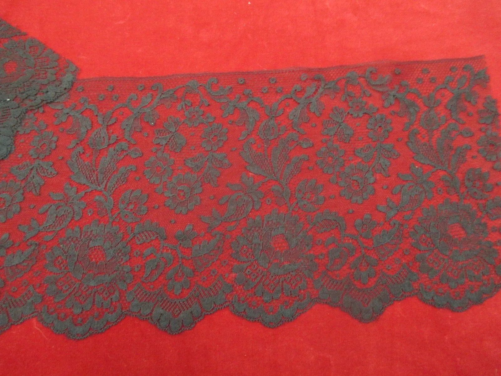 Antique Victorian Wide Chantilly Lace trim