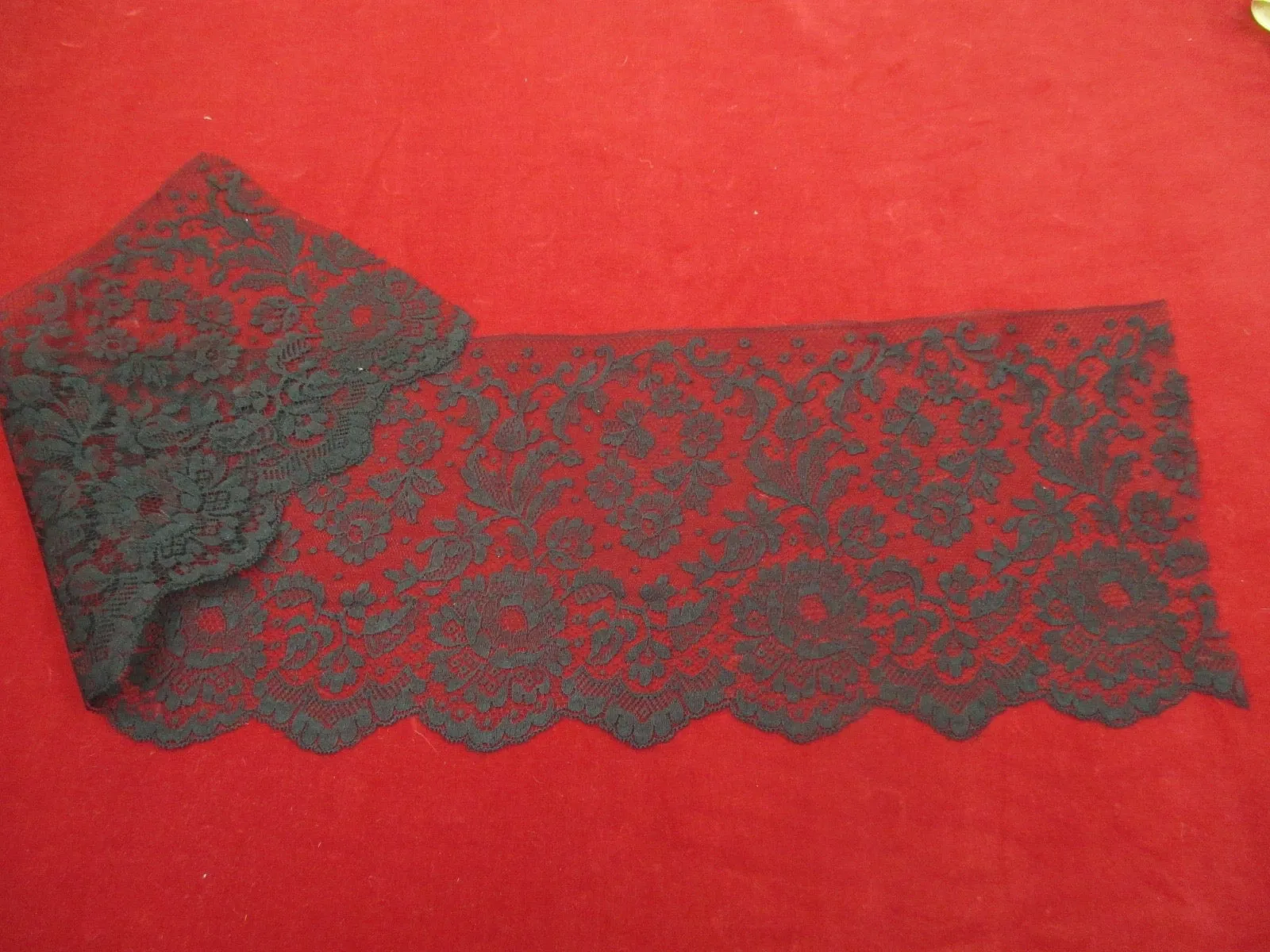 Antique Victorian Wide Chantilly Lace trim
