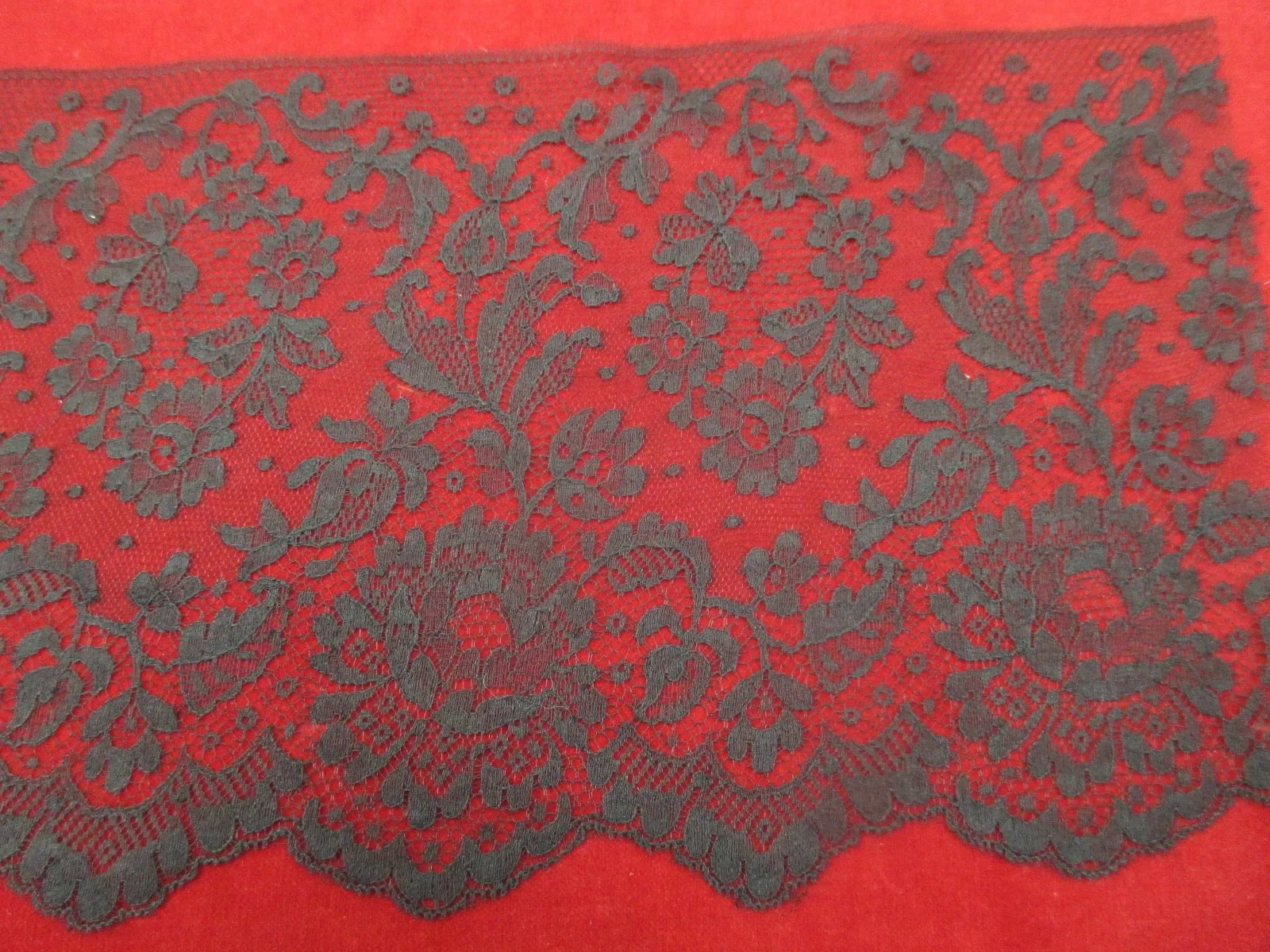 Antique Victorian Wide Chantilly Lace trim