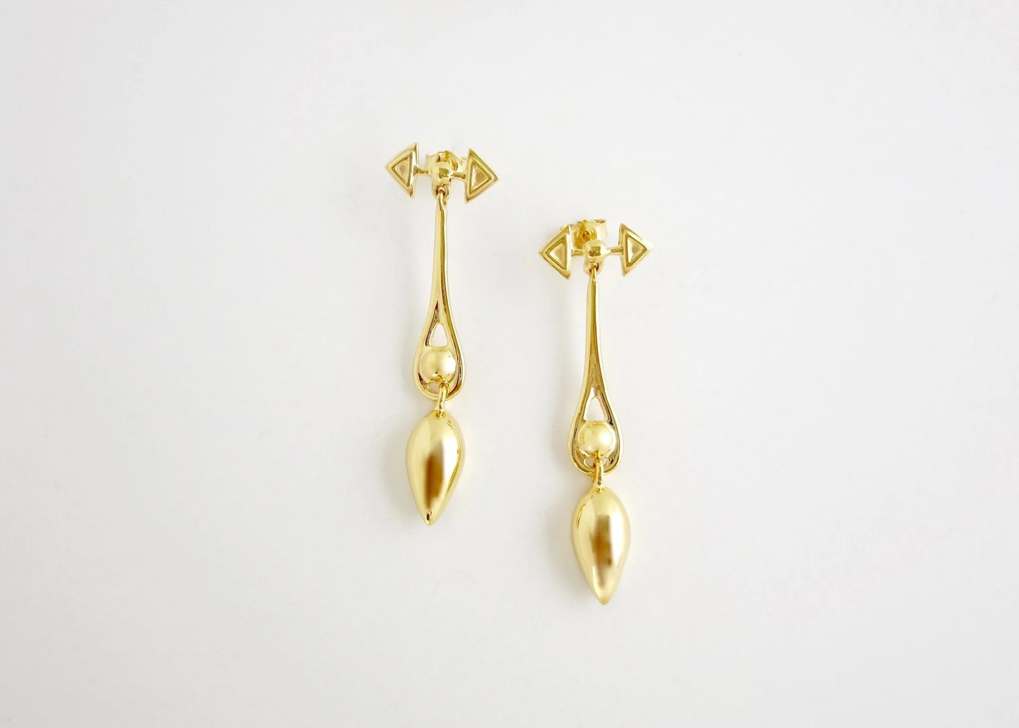 Chic, uber elegant, gold-plated Victorian drop earrings