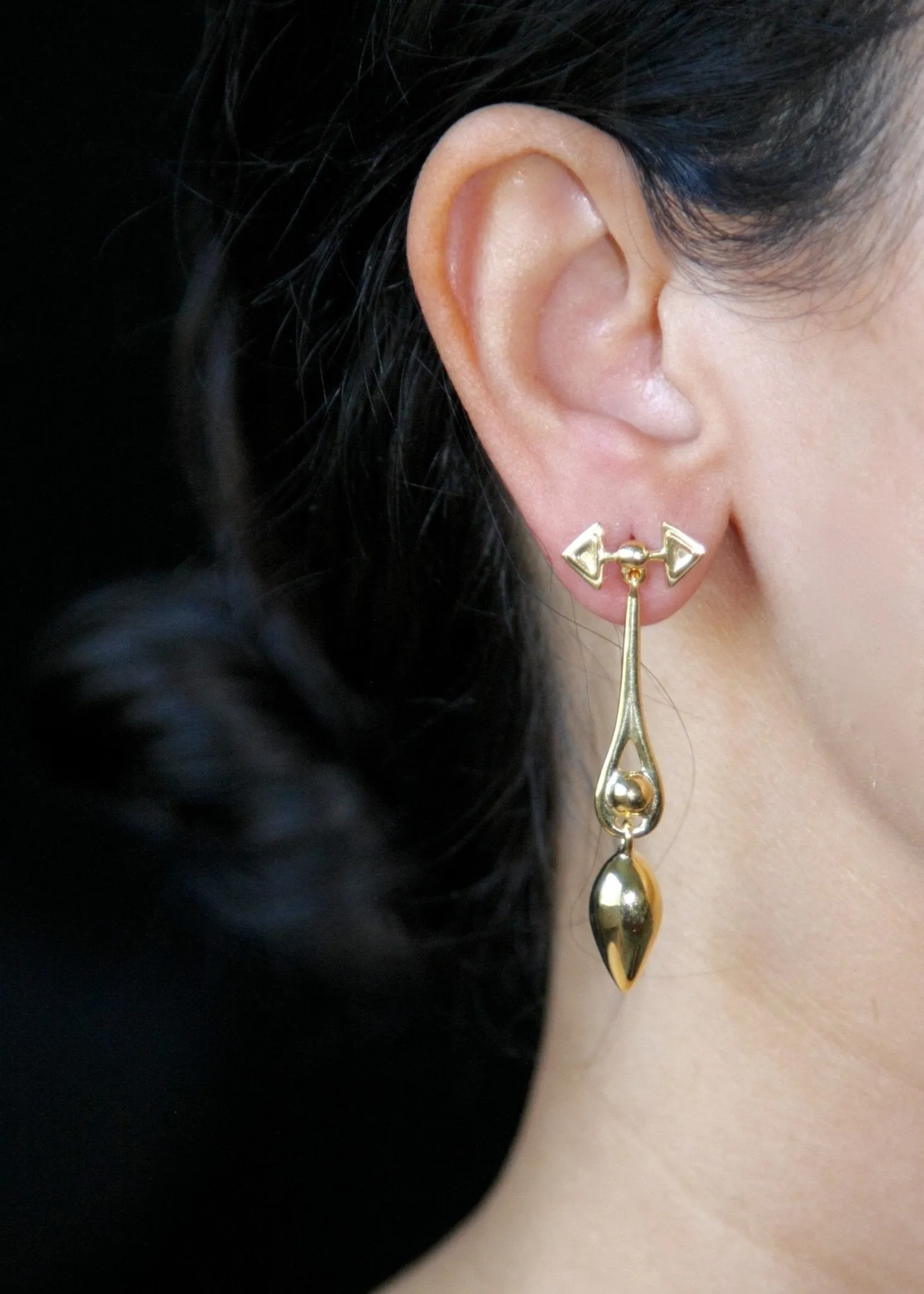 Chic, uber elegant, gold-plated Victorian drop earrings