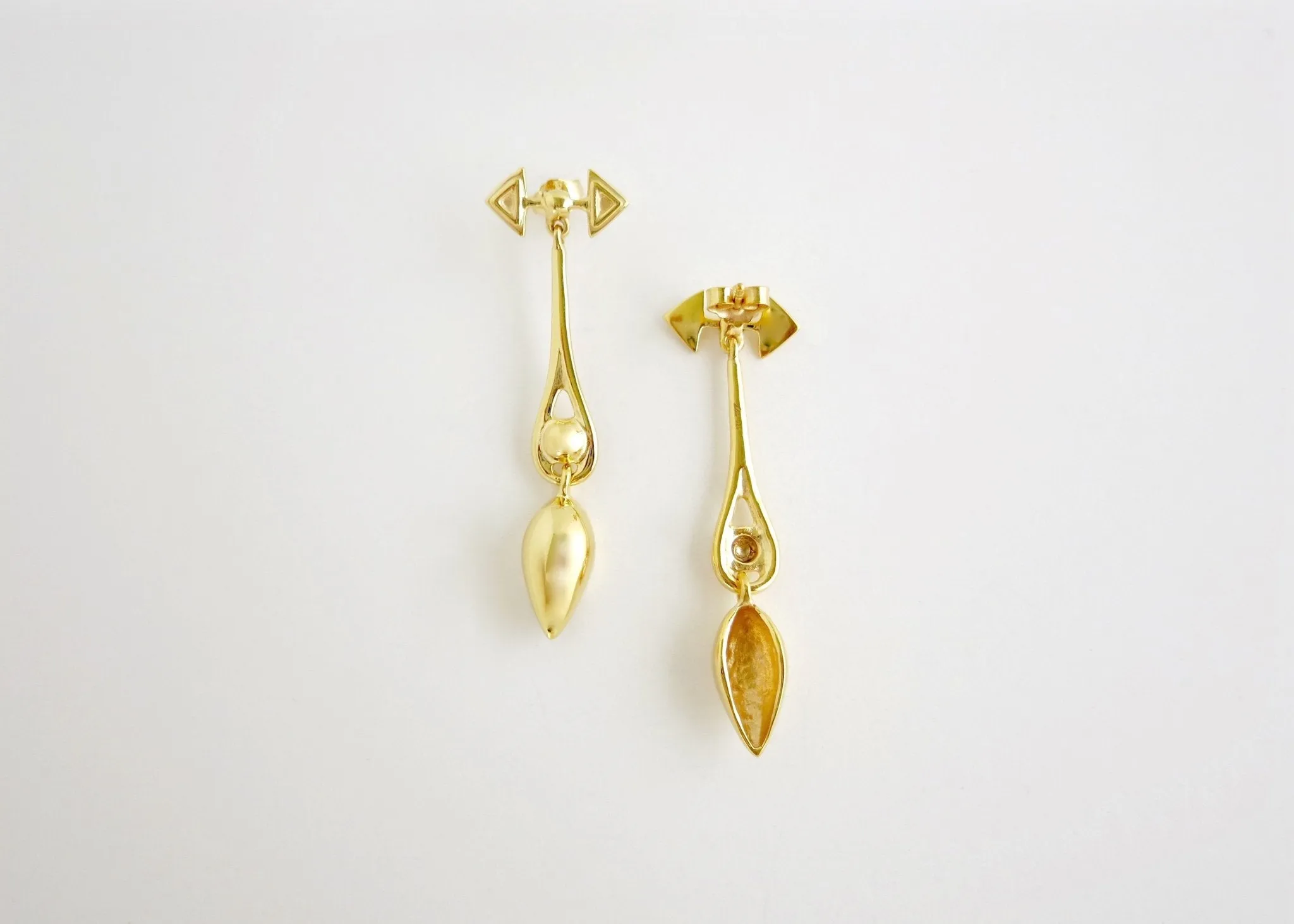 Chic, uber elegant, gold-plated Victorian drop earrings