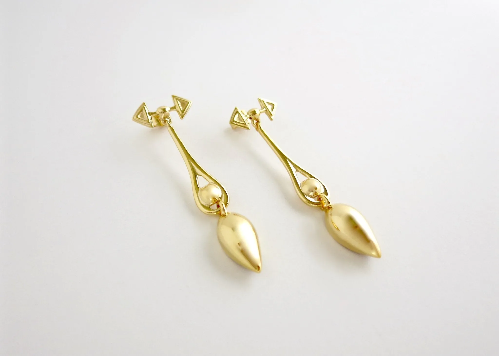 Chic, uber elegant, gold-plated Victorian drop earrings