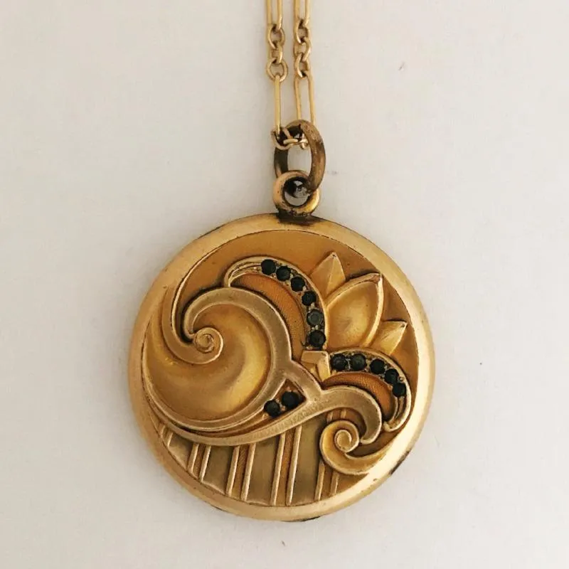 Deco Tulip Locket