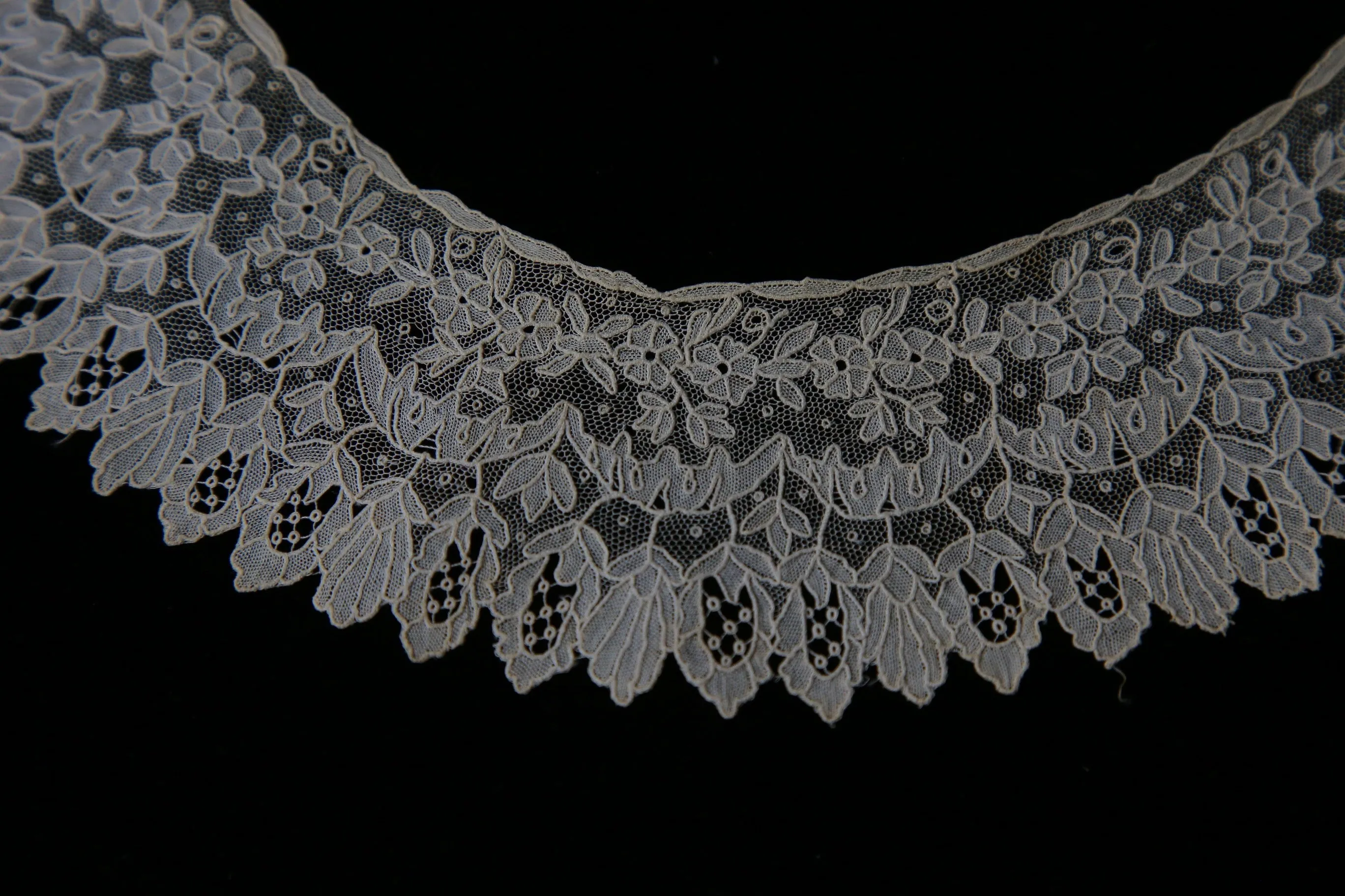 Early Antique Point de Gaze lace collar 1800s handmade heirloom collar