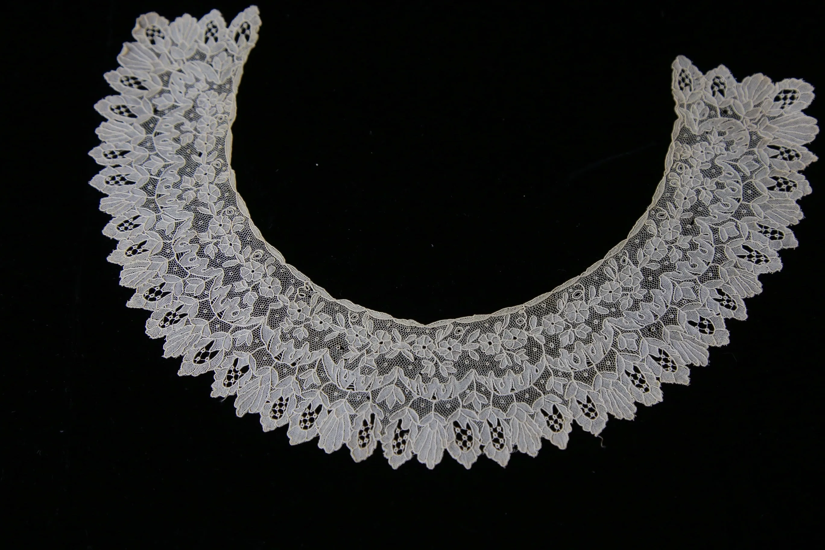 Early Antique Point de Gaze lace collar 1800s handmade heirloom collar