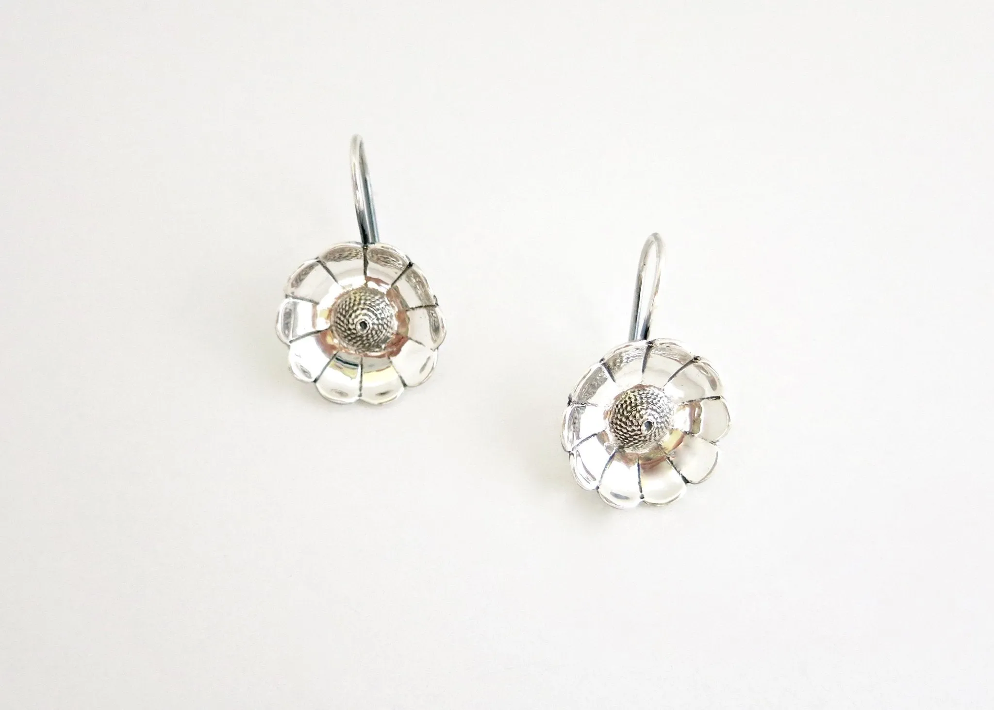 Elegant, minimalist, buttercup Victorian earrings