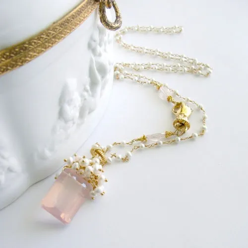 Emerald Cut Rose Quartz & Button Pearls Hand Clasp Necklace - Pétales de Rose Necklace