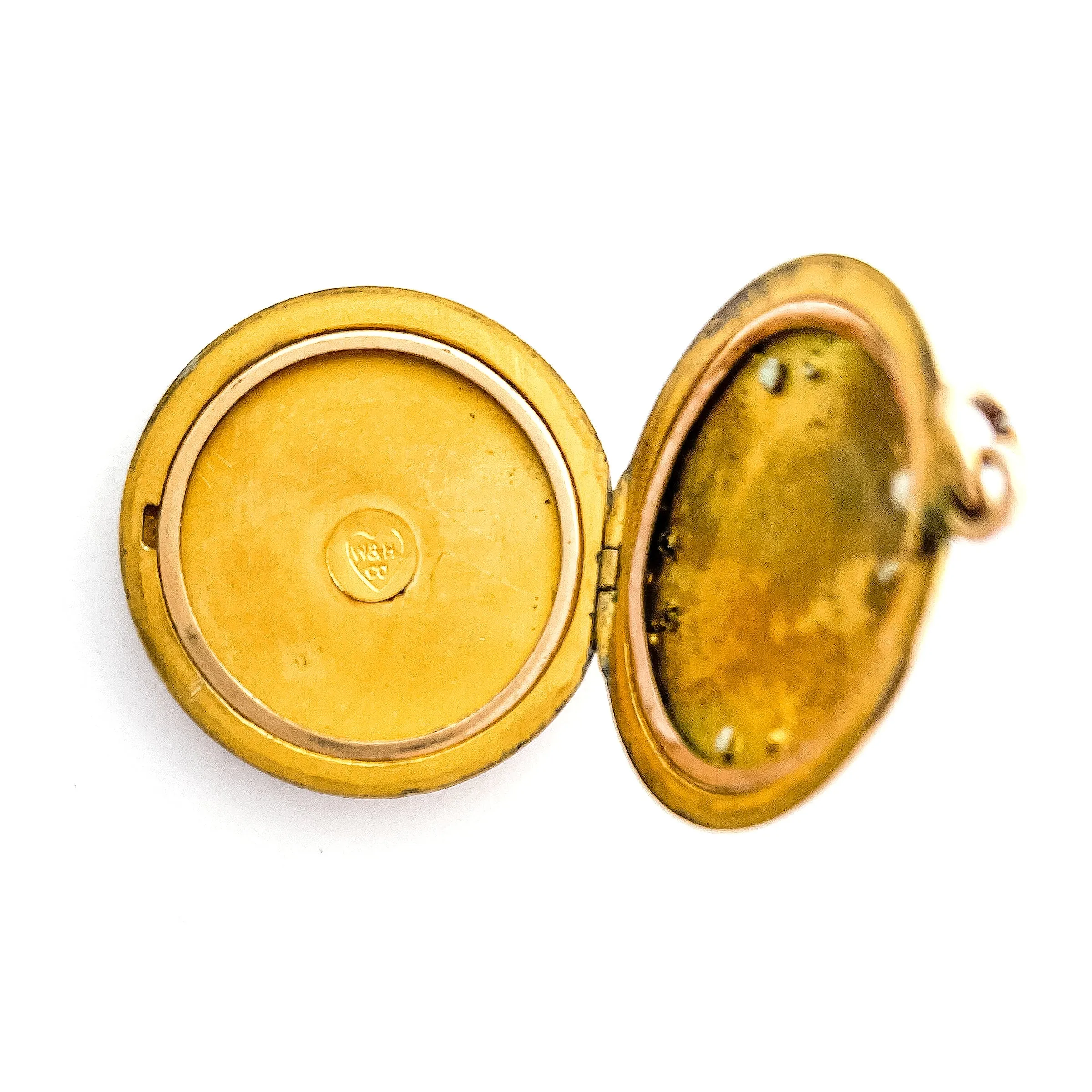 Engraved "S" Ornamental Wreath Antique Locket