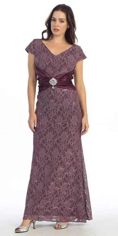 Eureka 2003 Short Sleeved V Neckline Long Lace Column Gown