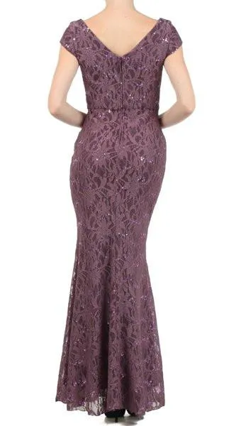 Eureka 2003 Short Sleeved V Neckline Long Lace Column Gown