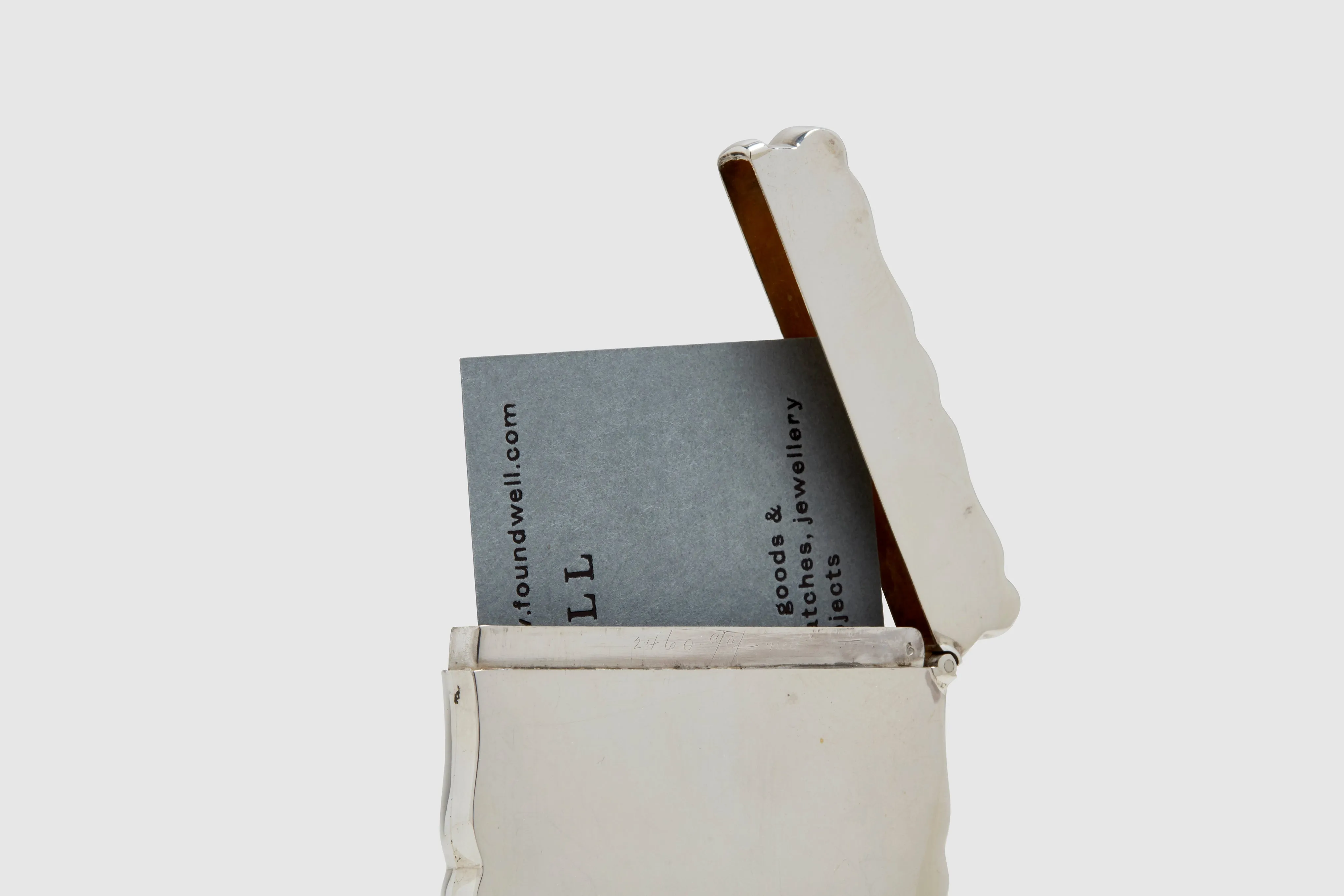 Hinged Scalloped Edge Card Case