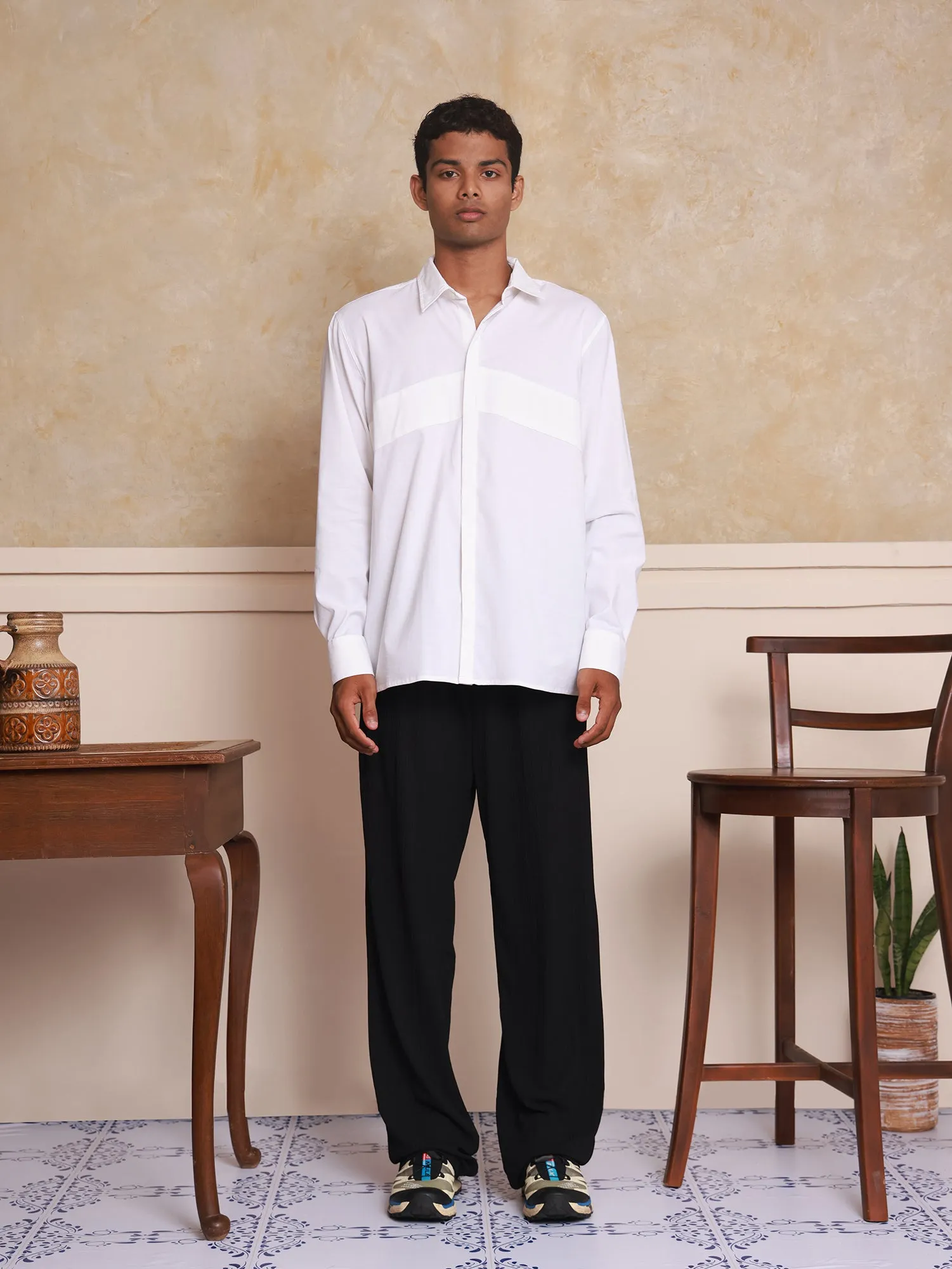 Patch detailed oversize shirt