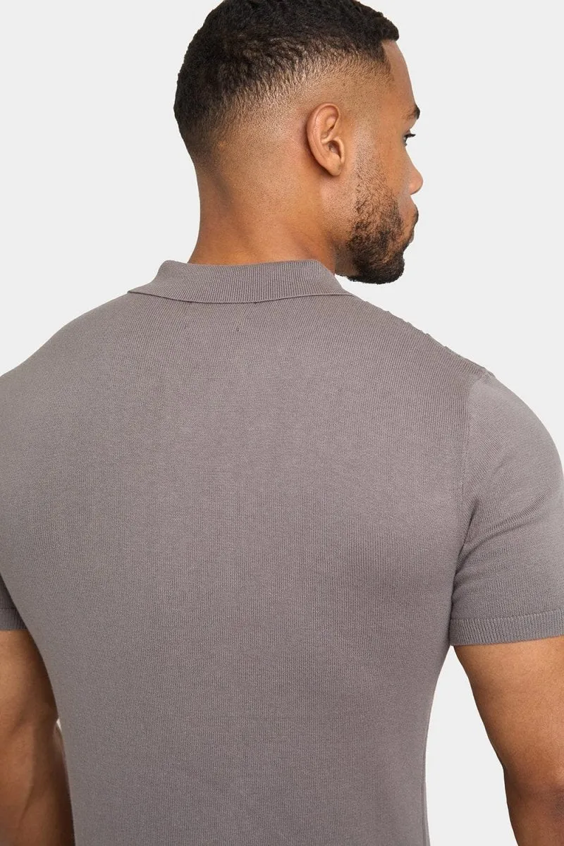 Ribbed Knitted Polo Shirt in Mole