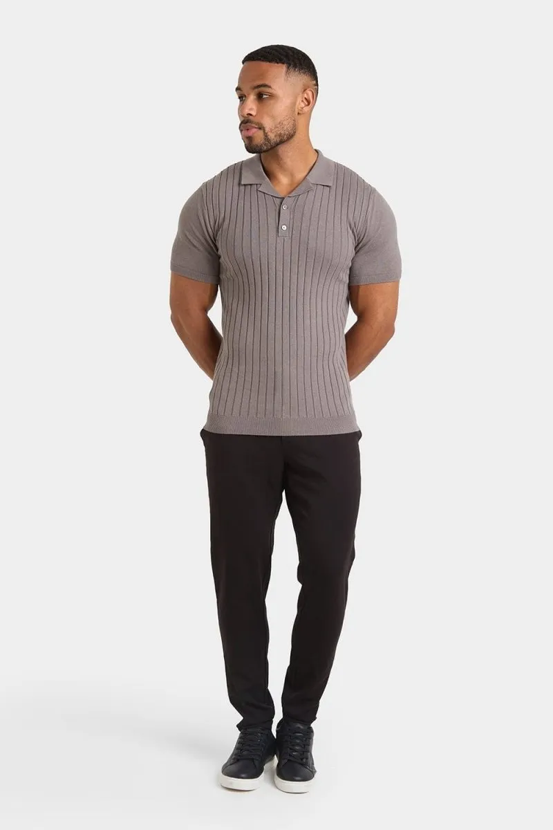 Ribbed Knitted Polo Shirt in Mole