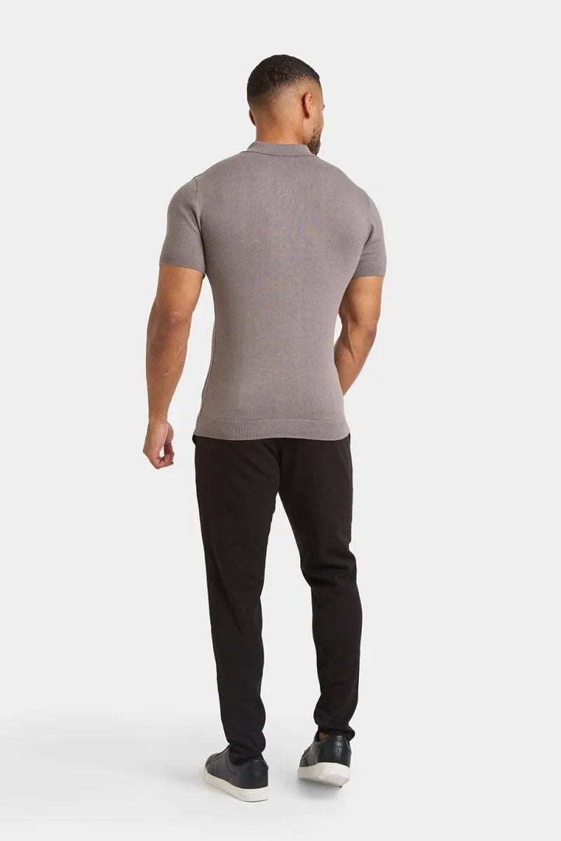 Ribbed Knitted Polo Shirt in Mole