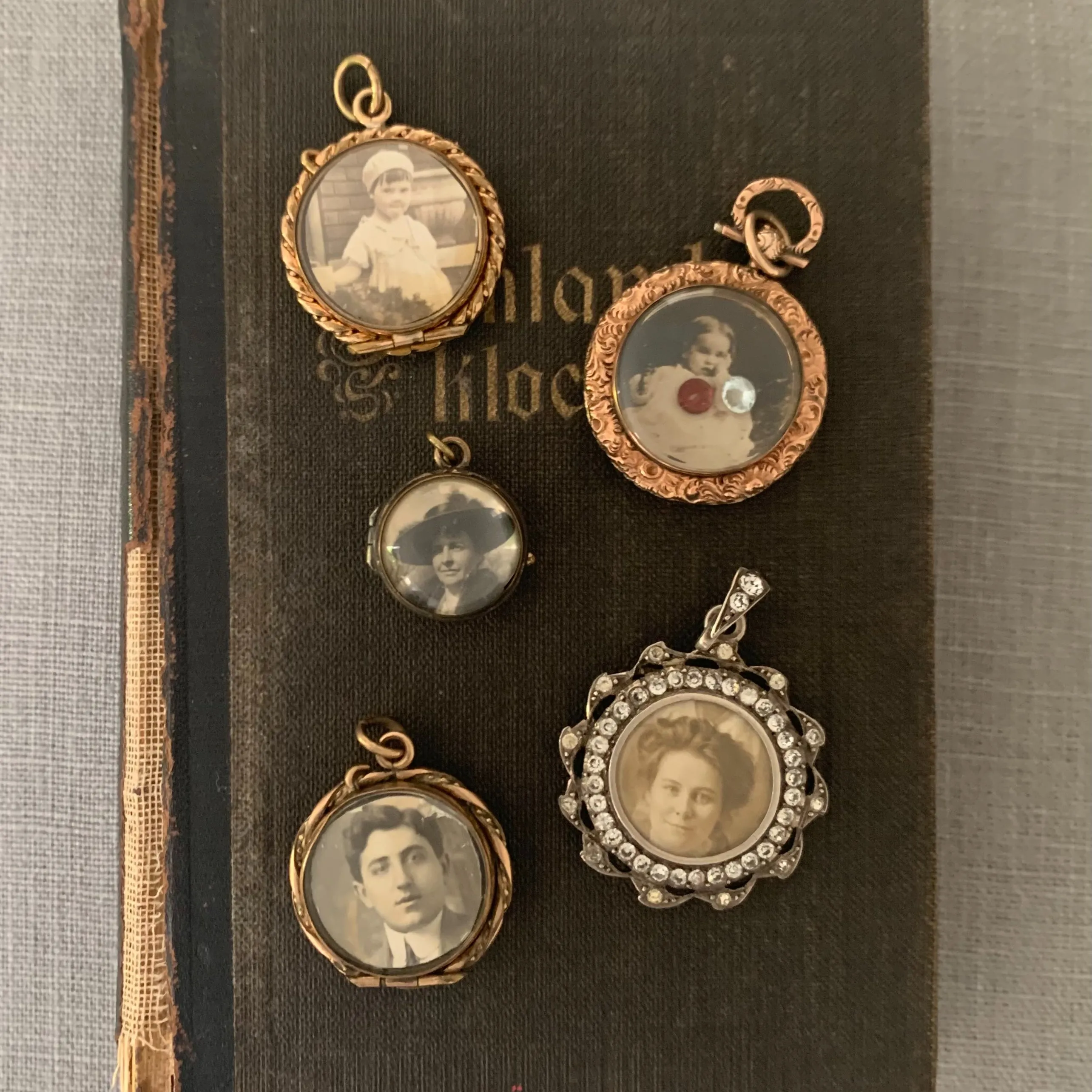 Rope Antique Portrait Locket