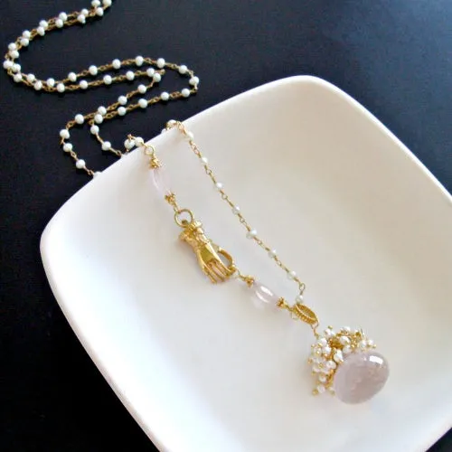 Rose Quartz & Button Pearls Victorian Hand Clasp Necklace - Pétales de Rose II Necklace