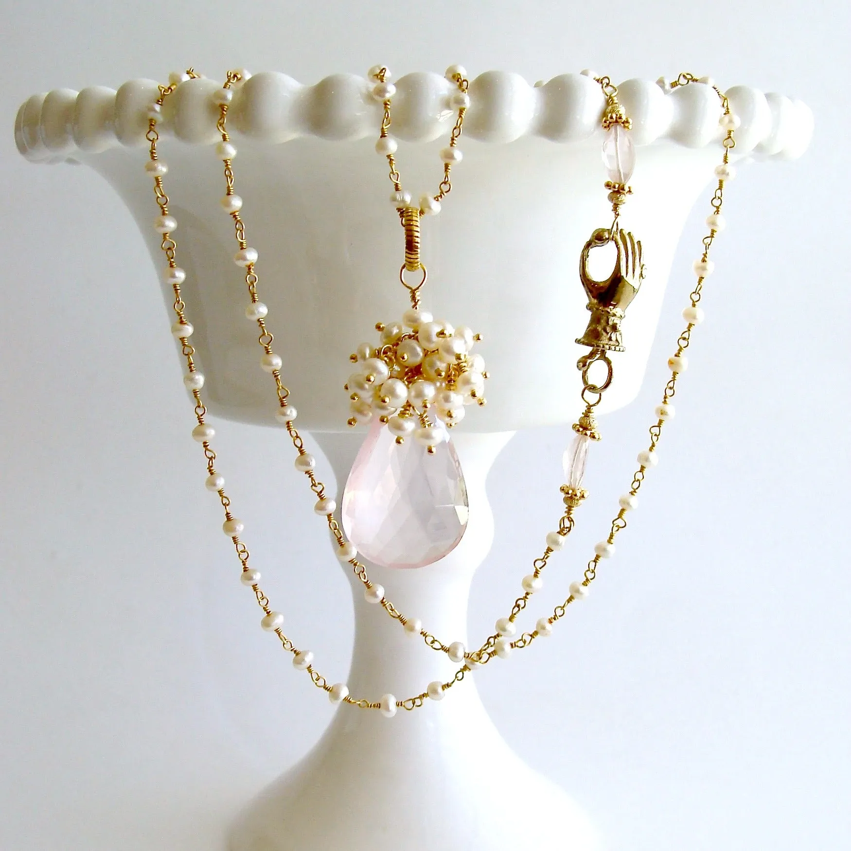 Rose Quartz & Button Pearls Victorian Hand Clasp Necklace - Pétales de Rose III Necklace