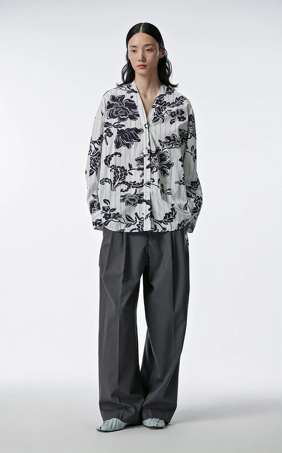 Shirt / JNBY Cotton Loose Fit V-neck Long-sleeved Print Shirt