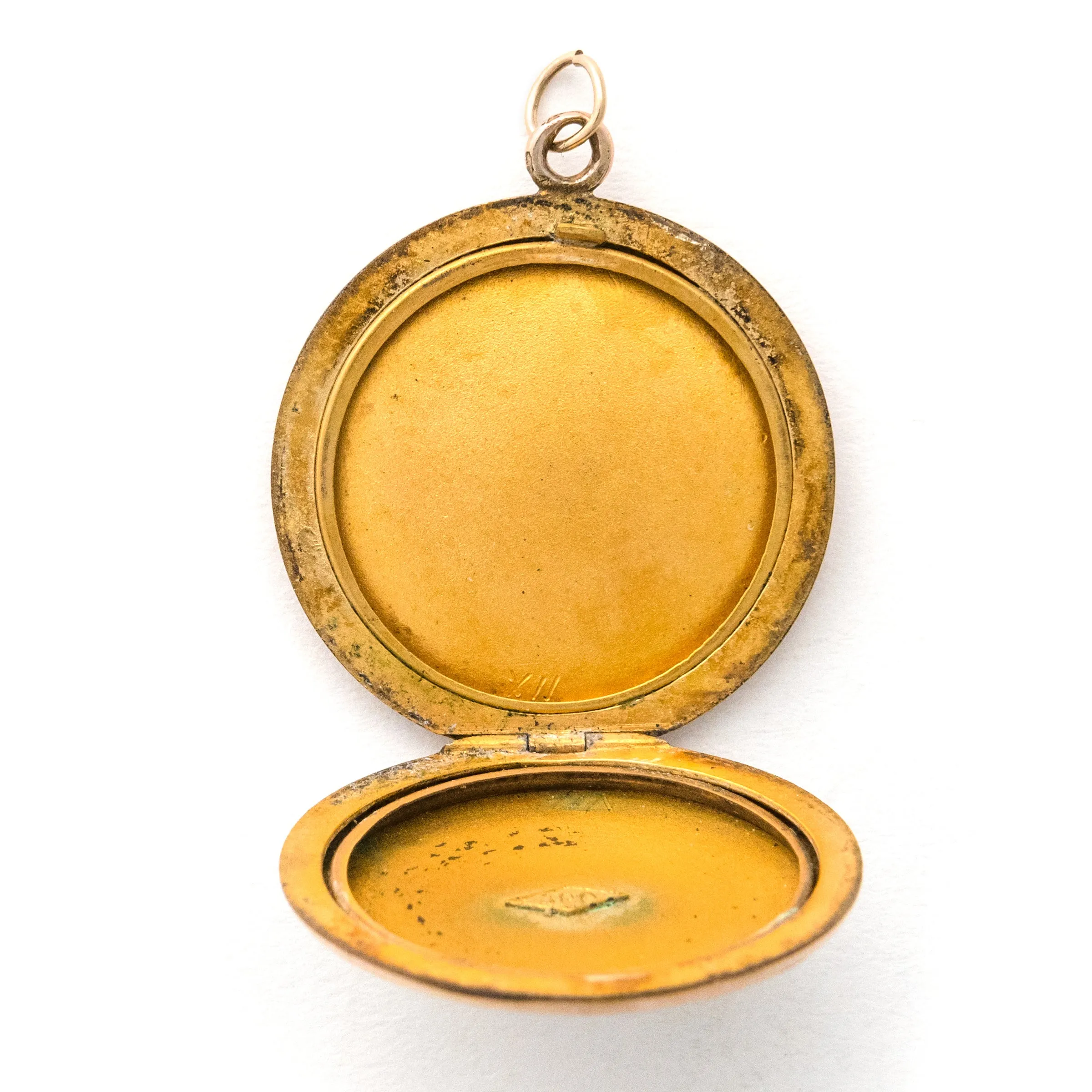 Trio of Bows Locket