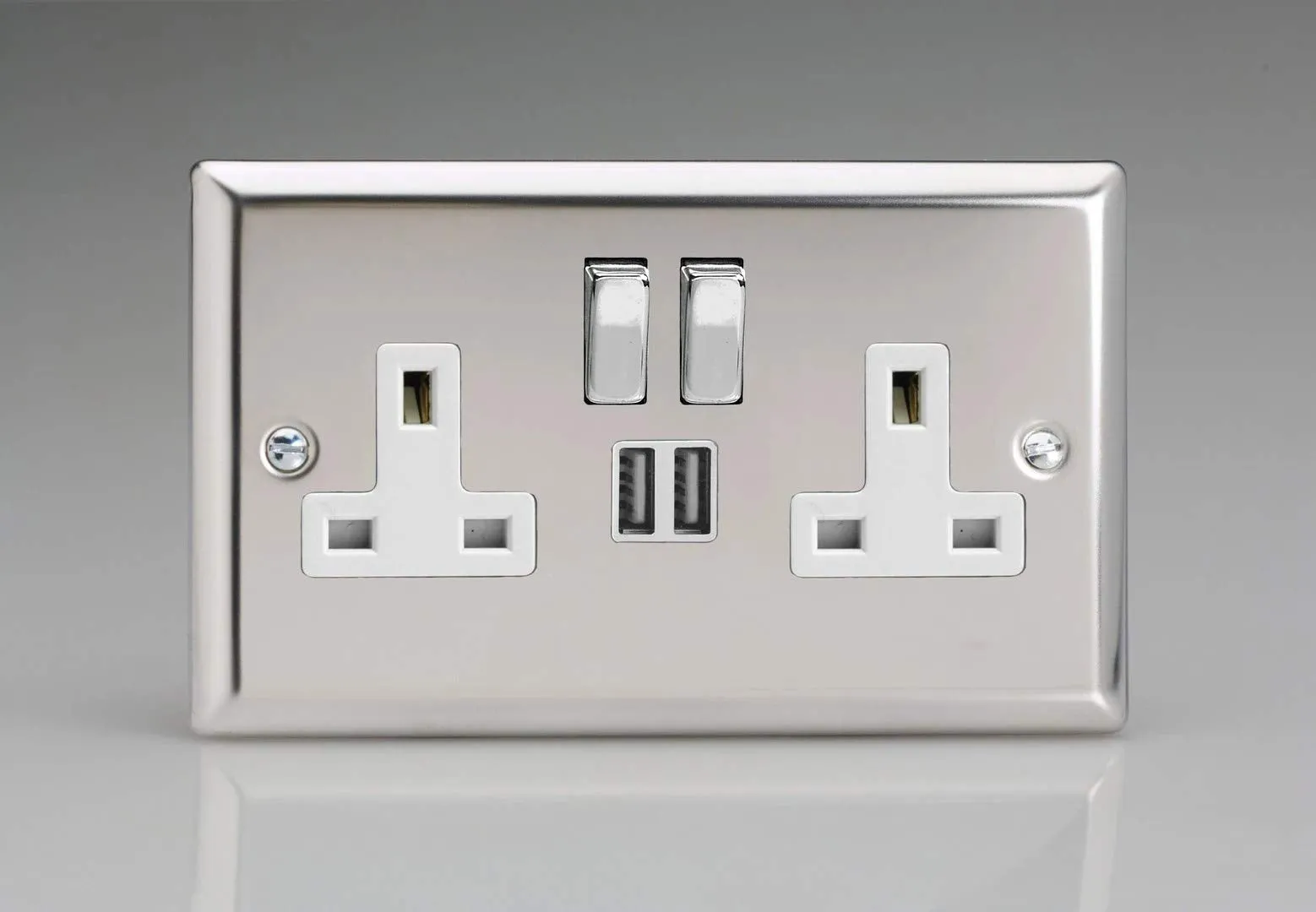 Varilight XC5U2SDW 13A Socket 2-Gang With USB White Mirror Chrome