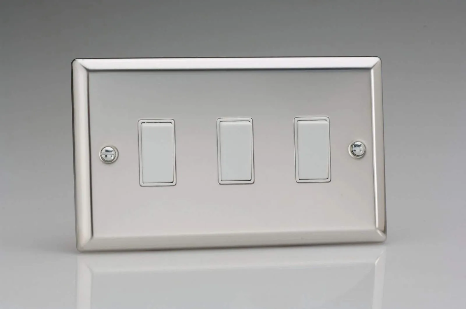 Varilight XC93W Rocker Switches White 3 Gang Mirror Chrome, 91x150x25mm