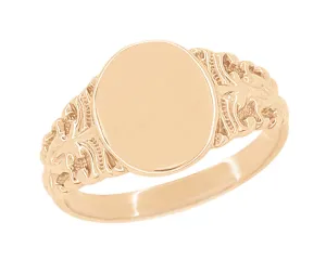Victorian Engraved Fleur-de-Lis Oval Pinky Signet Ring in 14 Karat Rose Gold