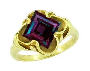 Victorian Waves Yellow Gold East to West Square Alexandrite Ring